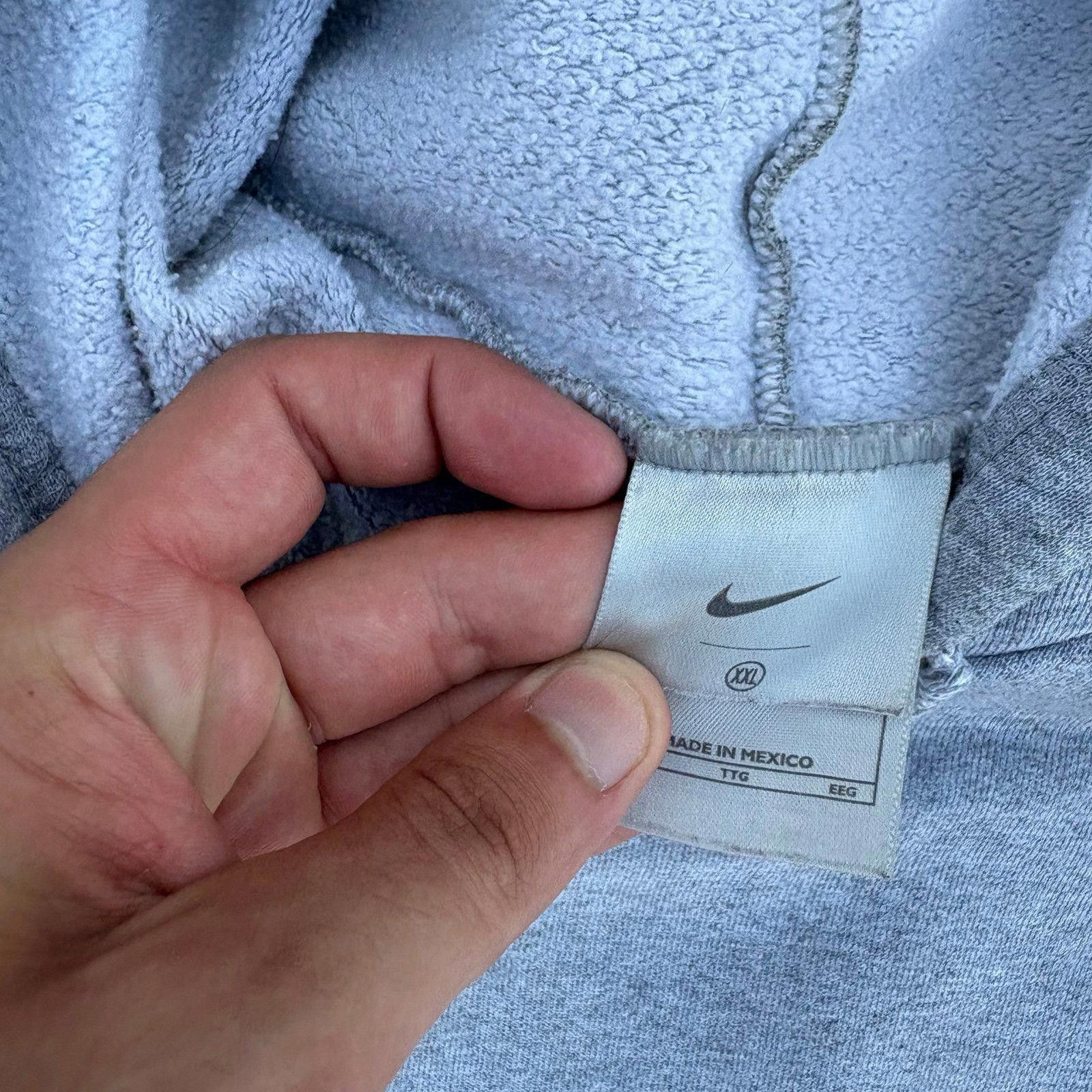 Nike Y2K Nike center logo hoodie Size US XL / EU 56 / 4 - 3 Thumbnail