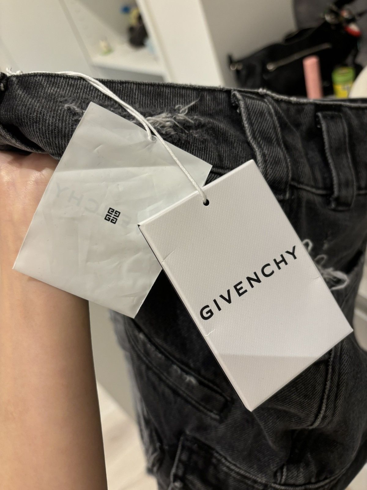 Givenchy Givenchy Black Denim Cargo Jorts Size 26" / US 2 / IT 38 - 4 Thumbnail