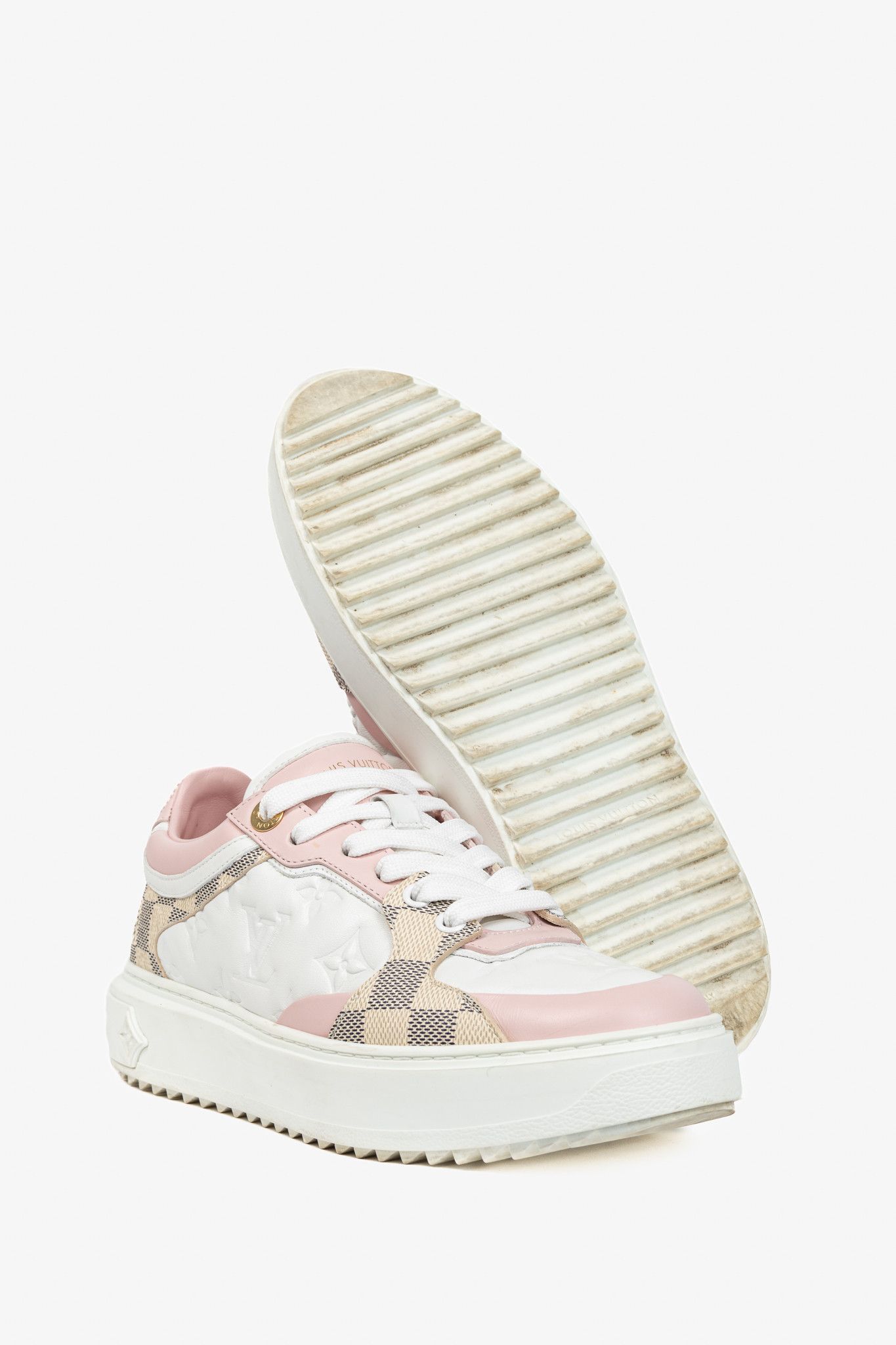 Louis Vuitton Louis Vuitton Time Out Embossed & Damier Azur Sneakers Size US 7.5 / IT 37.5 - 4 Thumbnail