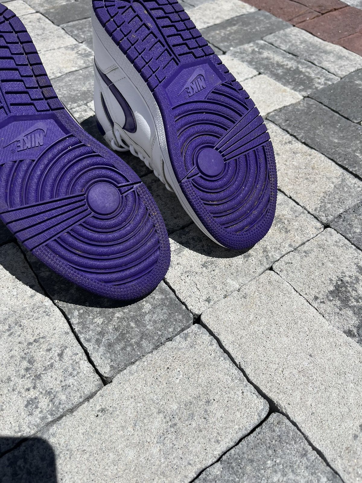Jordan Brand Air Jordan 1 High OG Court Purple Size US 8 / EU 41 - 6 Thumbnail