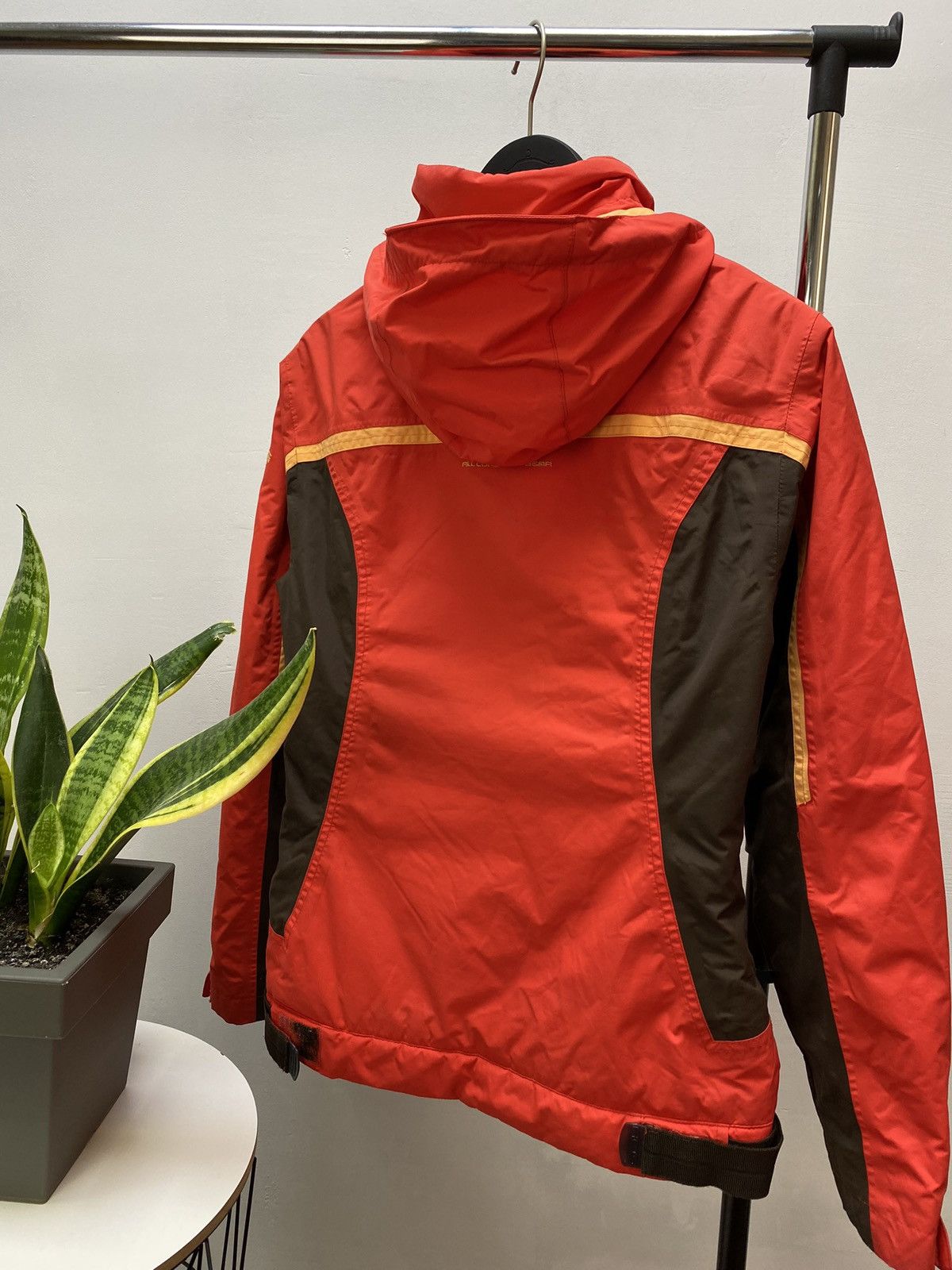 Nike ACG × Vintage Vintage Nike ACG Red Gorpcore Jacket Y2K M Size M / US 6-8 / IT 42-44 - 21 Thumbnail