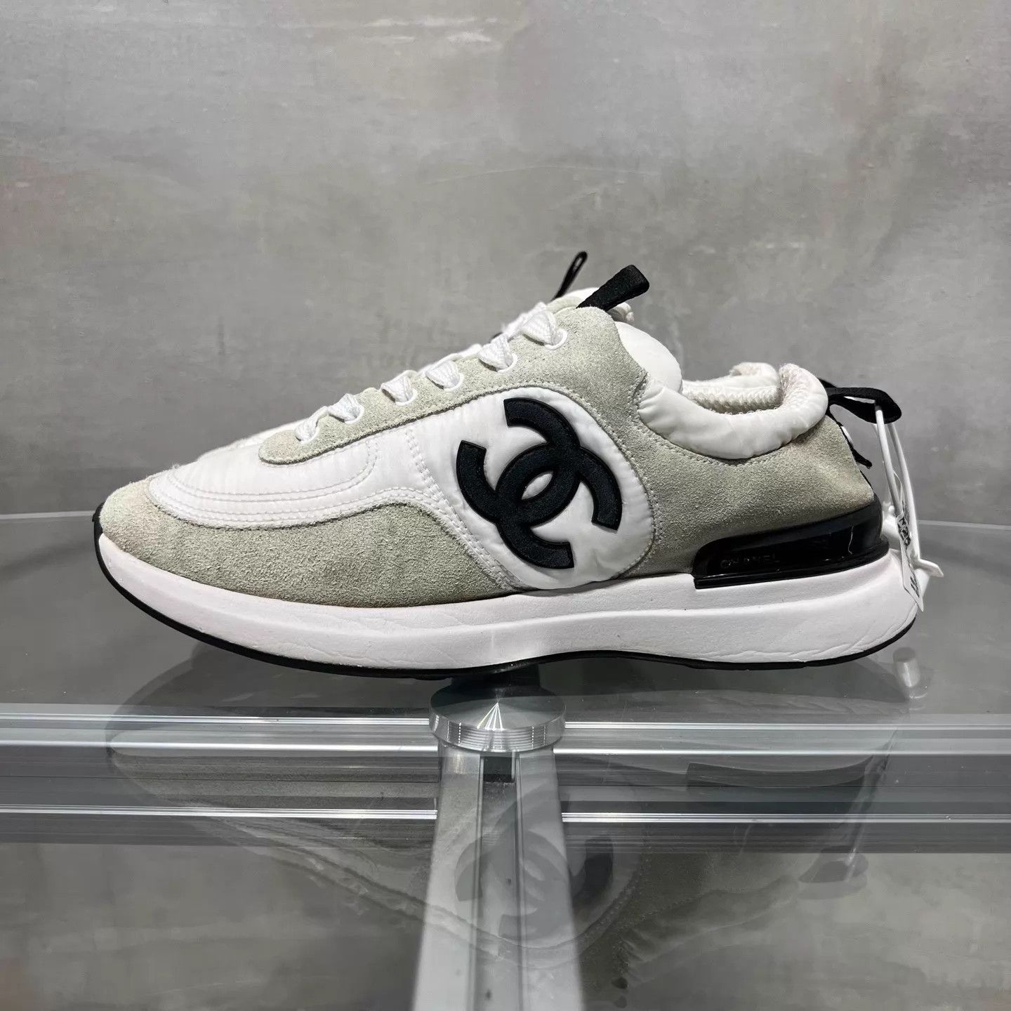 Chanel Chanel CC Sneakers 37.5 EU YH26903 Size US 7 / IT 37 - 3 Thumbnail
