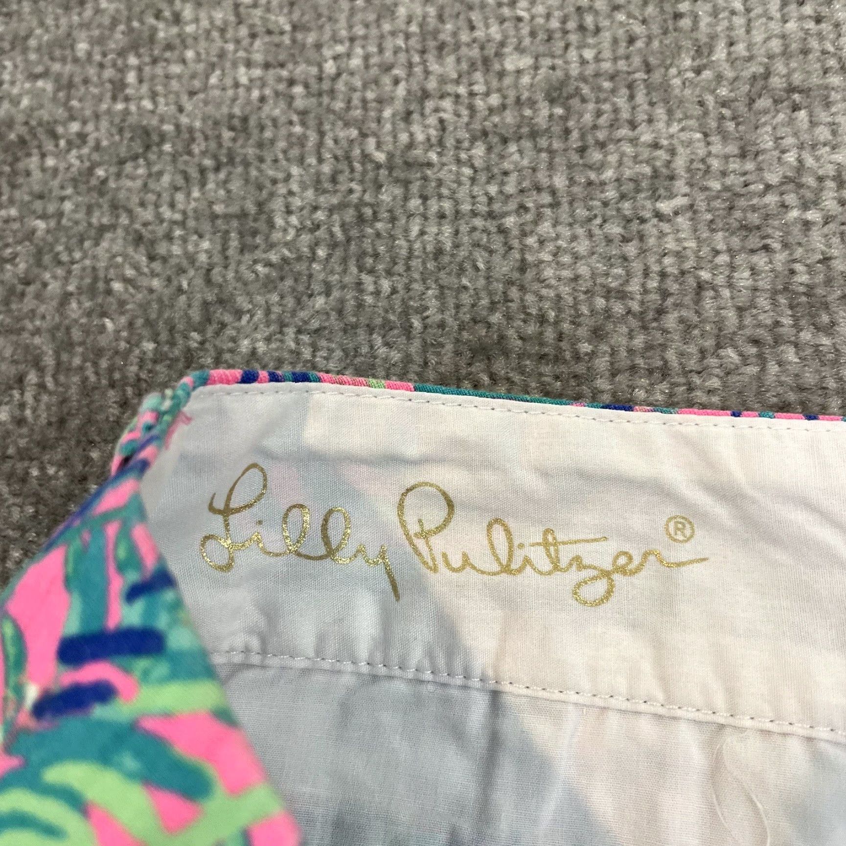 Lilly Pulitzer Lilly Pulitzer Bermuda Shorts Womens Size 00 4.5" Callahan Blue Green Pockets Floral Nylon Zipper Button Casual Summer Size 28" / US 6 / IT 42 - 3 Thumbnail