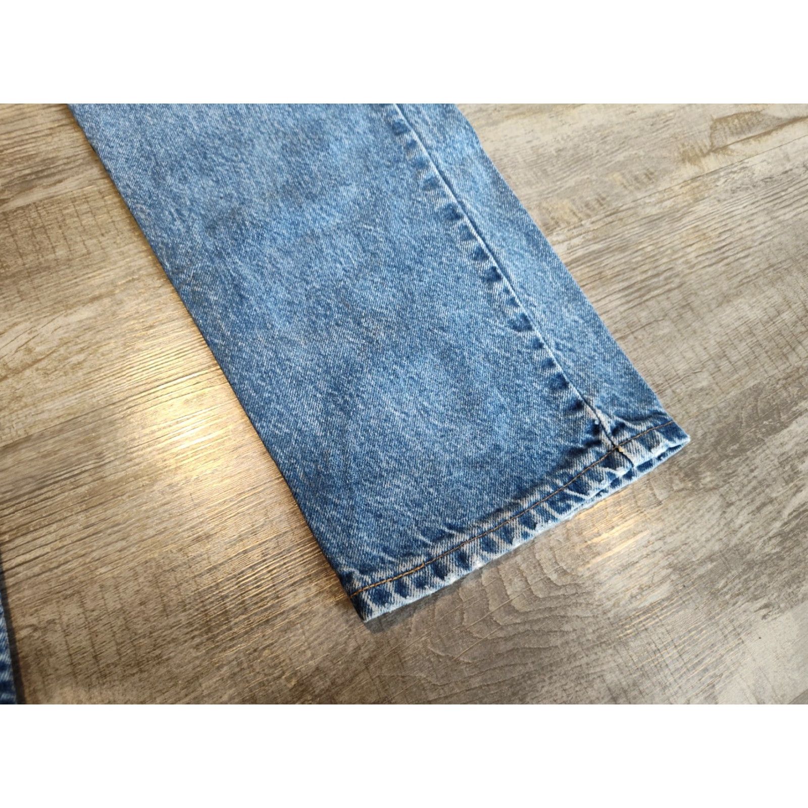 Levi's VINTAGE Levi's 505 Jeans Men 38x30 Blue Regular Medium Wash Made in USA 2000s Orange Tab Mens Size US 38 / EU 54 - 3 Thumbnail