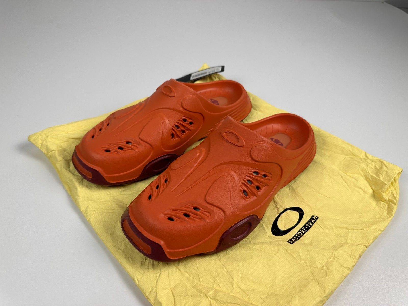 Oakley Oakley Factory Team Brain Dead Paguro slide Rust Orange 9.5 Size US 9.5 / EU 42-43 - 1 Thumbnail