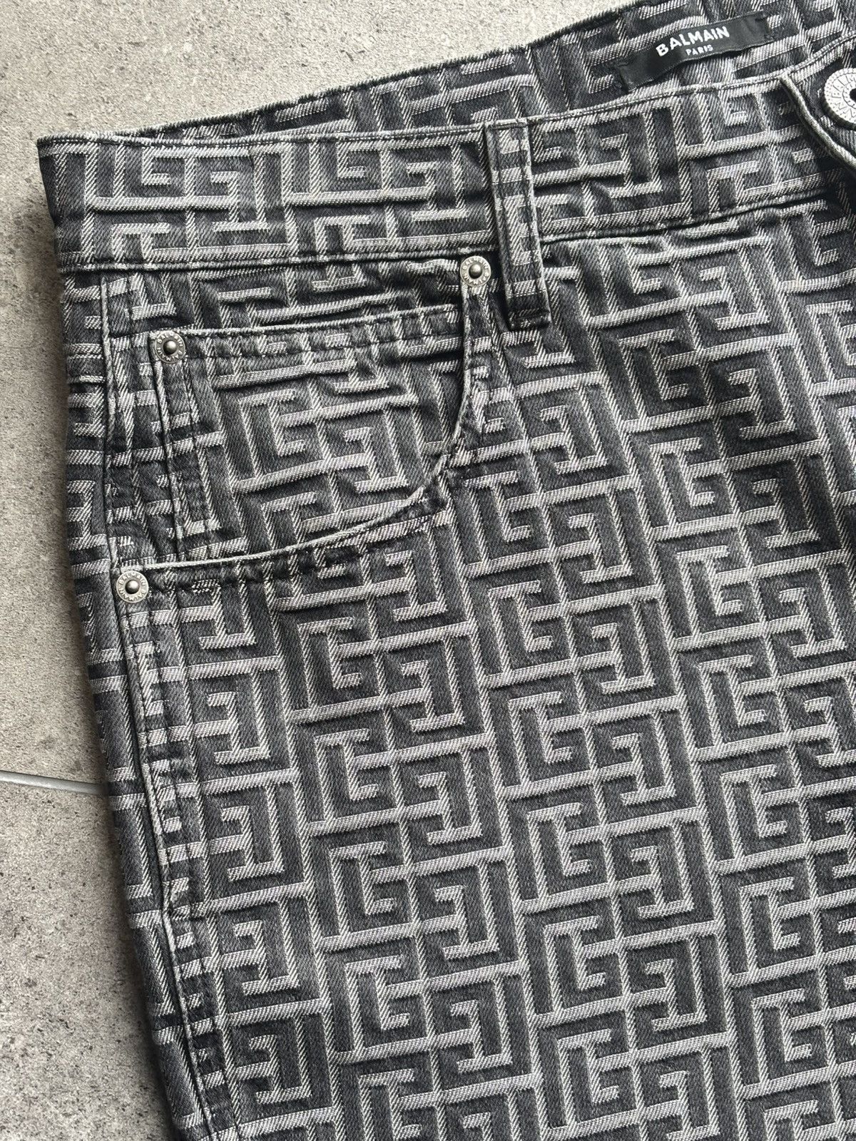 Balmain × Pierre Balmain PIERRE BALMAIN JEANS SIZE 32 Size US 32 / EU 48 - 2 Thumbnail
