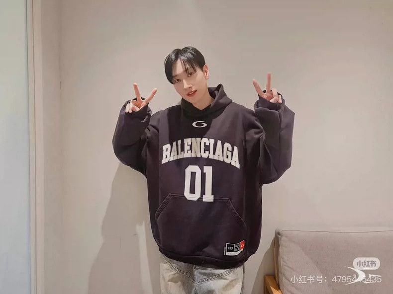 Balenciaga Balenciaga Loop basketball embroidery Logo sweater Size US XS / EU 42 / 0 - 8 Thumbnail