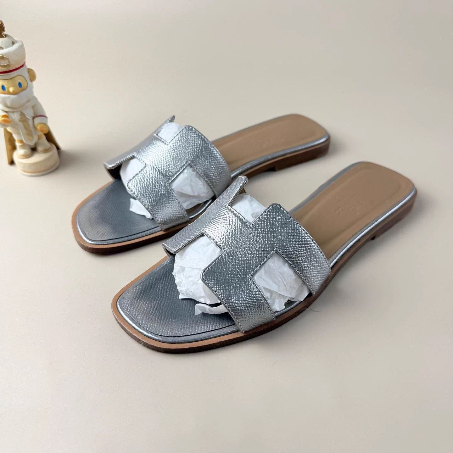 Hermes Silver Lacquer H Slides Size 37 95% New