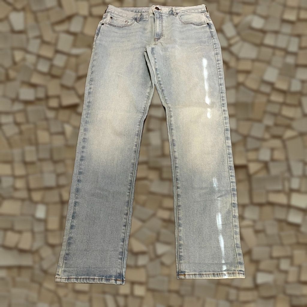 Eddie Bauer Eddie Bauer Jeans Women's 8 Denim Light Wash Straight Pockets Regular Inseam 30 Specially Dyed Vintage No Size 30" / US 8 / IT 44 - 1 Thumbnail
