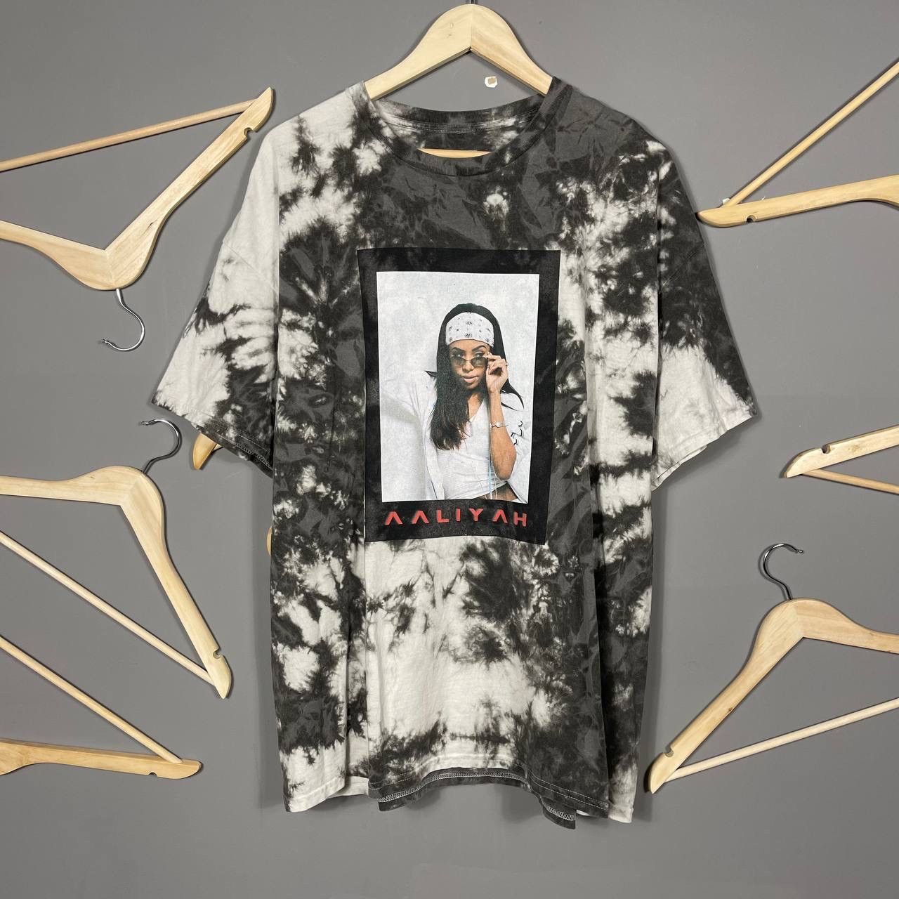 Band Tees × Rap Tees Aaliyah Tie Dye t-shirt Size US L / EU 52-54 / 3 - 1 Thumbnail
