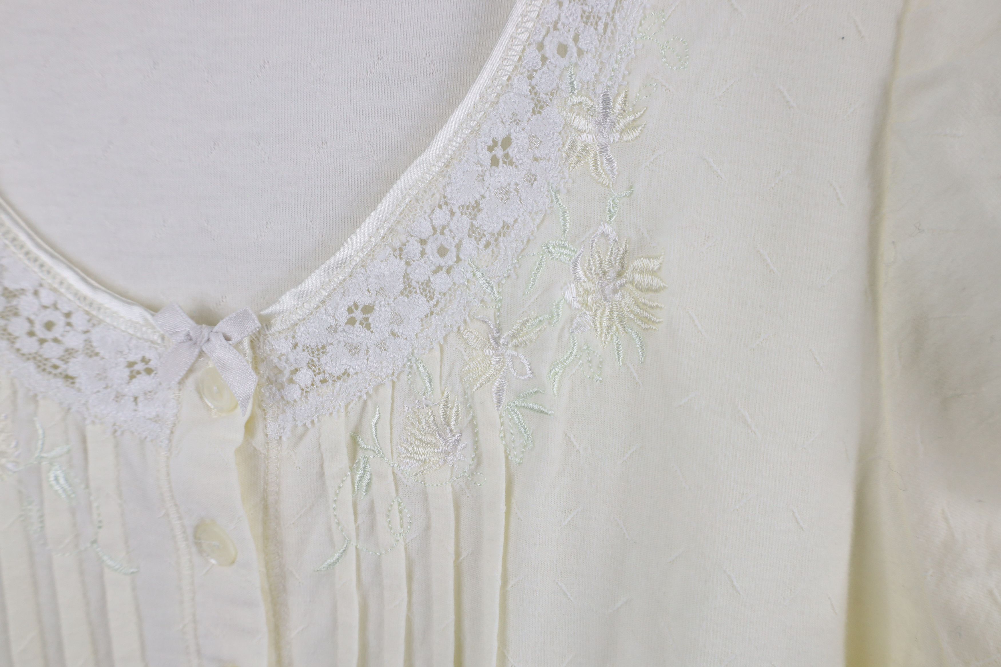 Vintage Vintage 90s Miss Elaine Lace Ruffled Night Gown Sleep Shirt Size S / US 4 / IT 40 - 7 Thumbnail