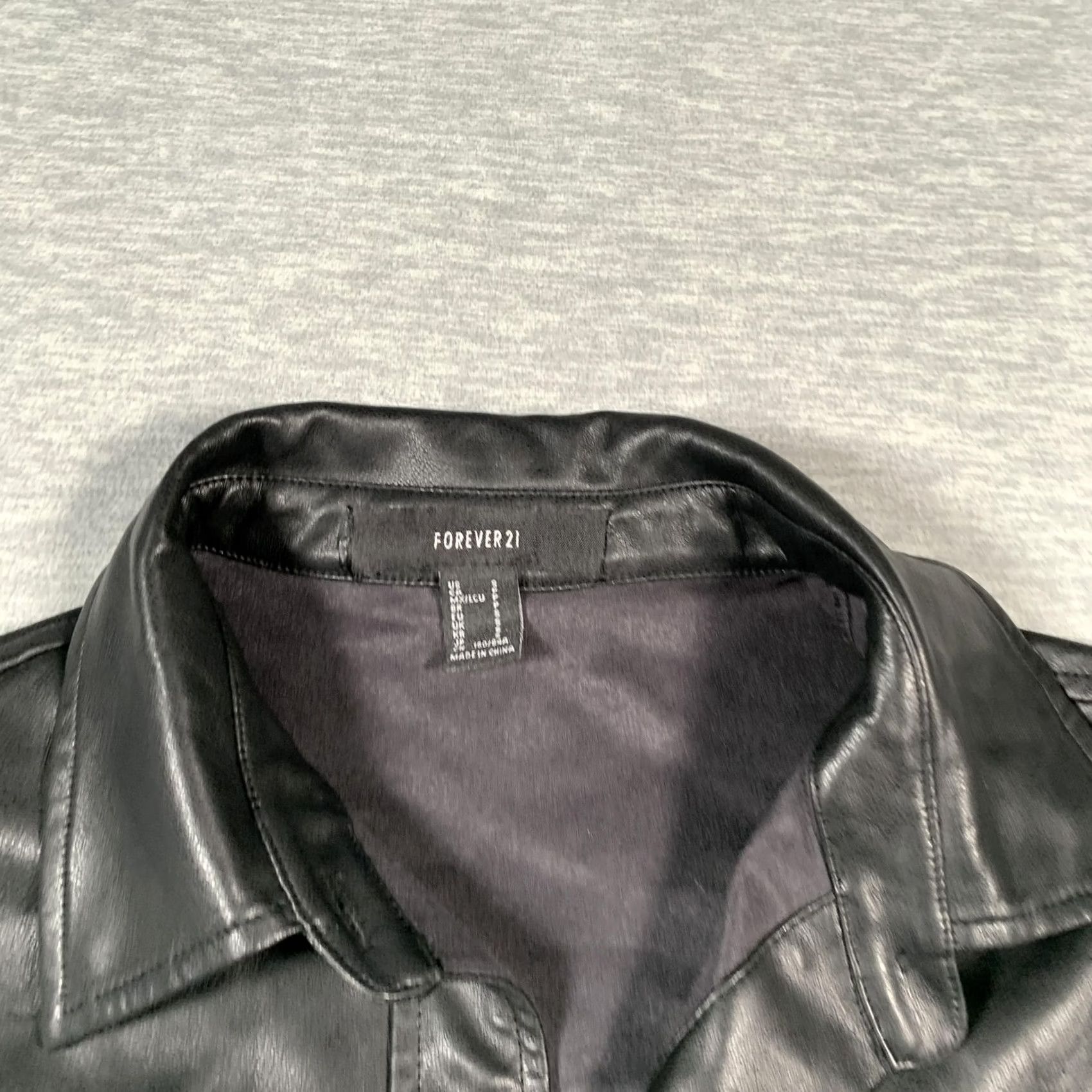 Forever 21 Forever 21 Jacket Womens Large Black Faux Leather Shirt Shacket Button Front Size L / US 10 / IT 46 - 4 Thumbnail