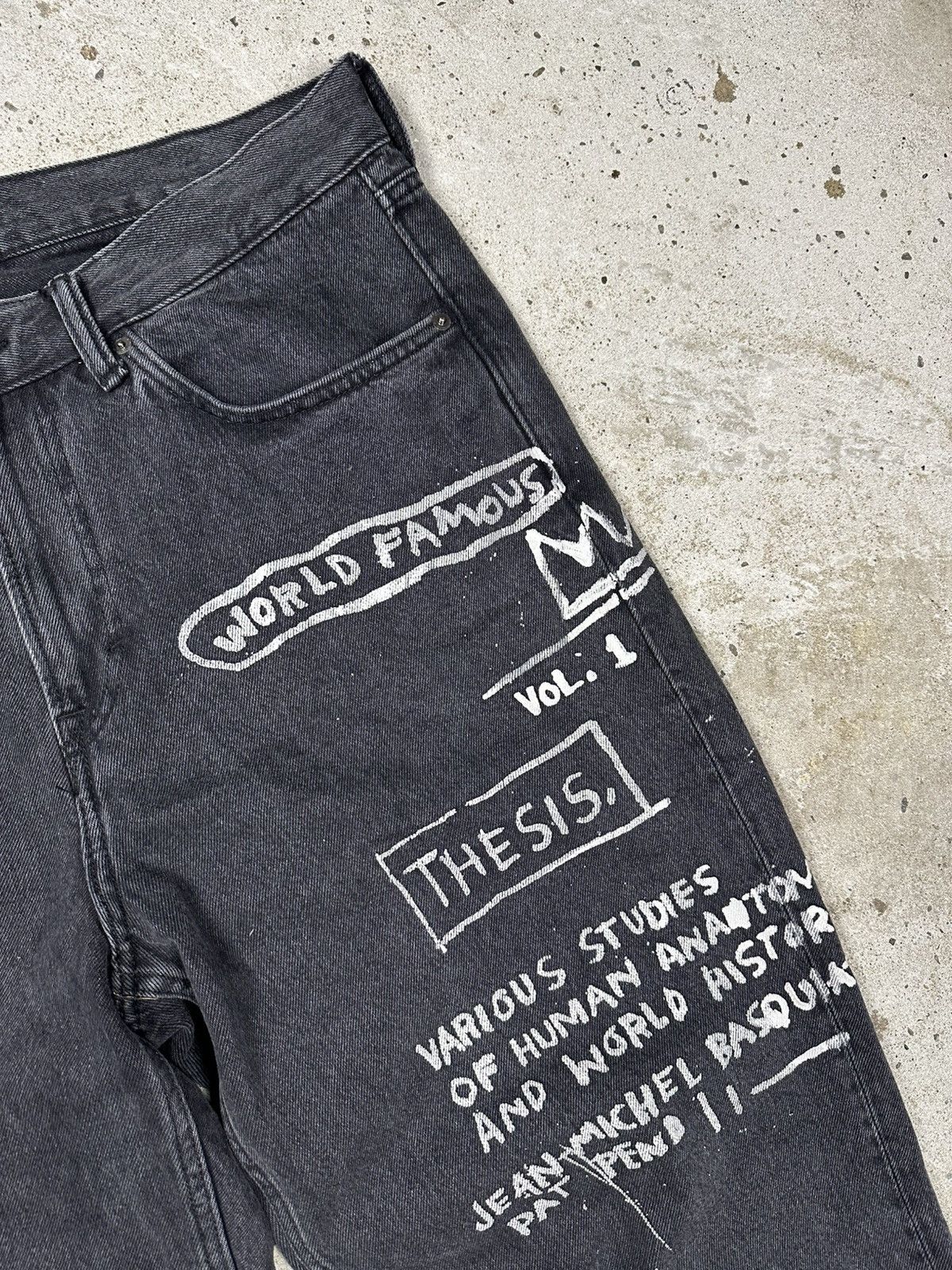 H&M × Jean-Michel Basquiat × Who Decides War H&M x Jean-Michel Basquiat Baggy Denim Pants Jeans Print Size US 36 / EU 52 - 7 Thumbnail