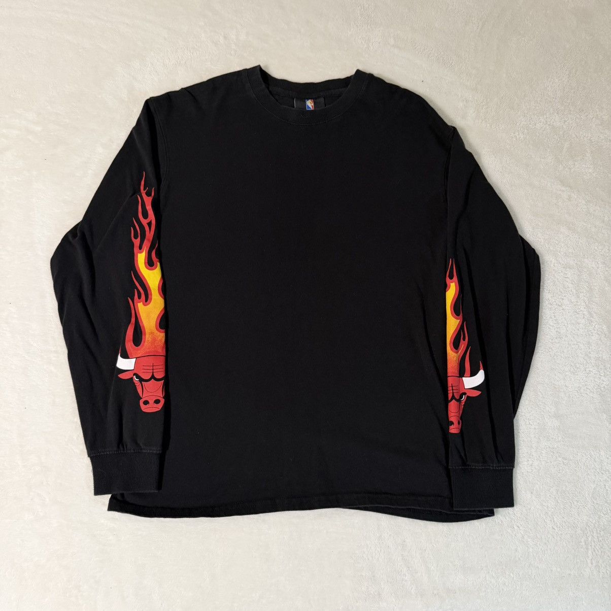 NBA 90s Vintage NBA Chicago Bulls Flame Long Sleeve T-Shirt Size US S / EU 44-46 / 1 - 3 Thumbnail