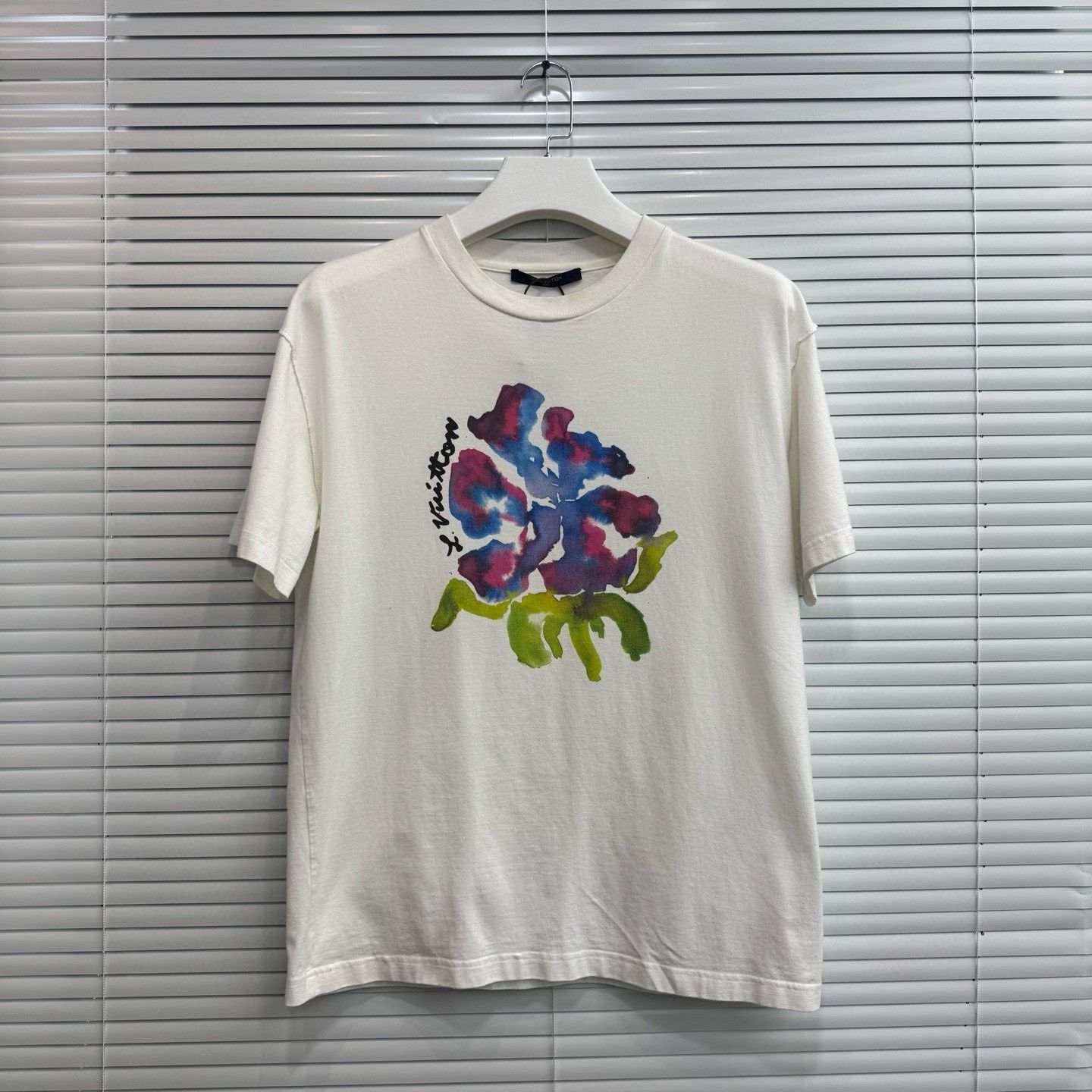 Louis Vuitton Louis Vuitton 2054 Floral Short-Sleeve Size M / US 6-8 / IT 42-44 - 1 Thumbnail
