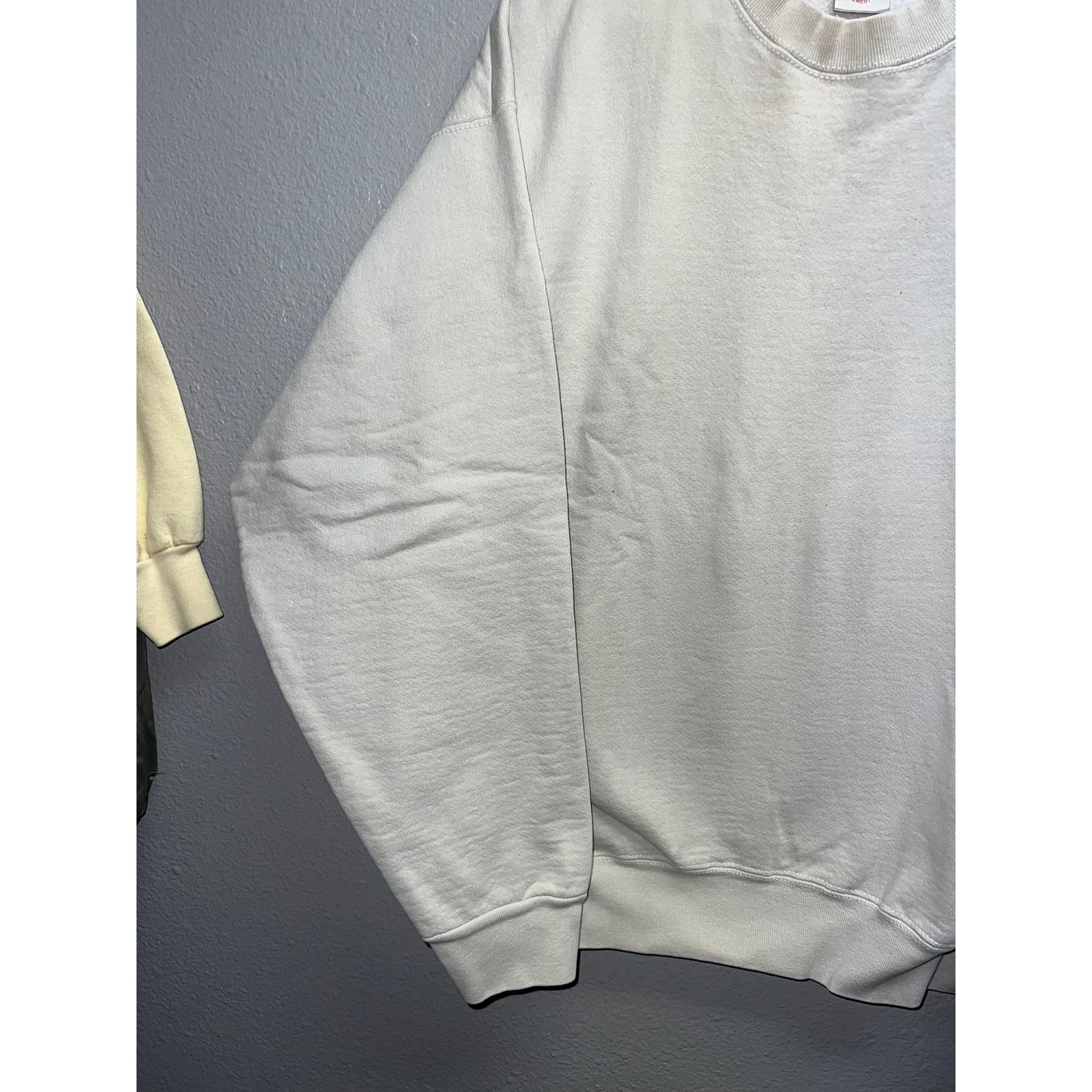 Vintage Vintage White Cream Blank Sweatshirt Crewneck FOTL 90s XL Size US XL / EU 56 / 4 - 4 Thumbnail