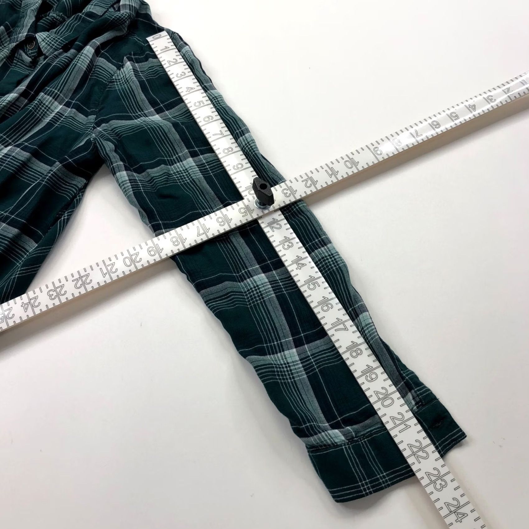 J. Jill J.Jill Button-Up Shirt Long Sleeve Plaid 100% Rayon Green Pockets Women's MED Regular Size M Moda Shirt Size M / US 6-8 / IT 42-44 - 7 Thumbnail