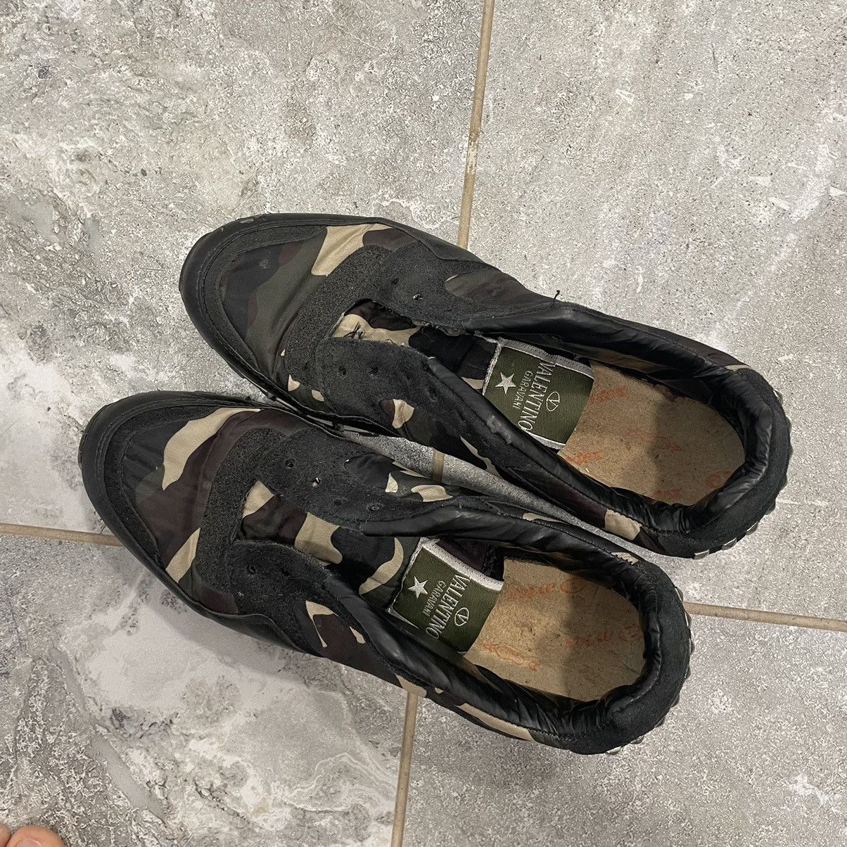 Vintage Valentino Garavani Camouflage Rockrunner Sneakers shoes khak Size US 7 / EU 40 - 3 Thumbnail