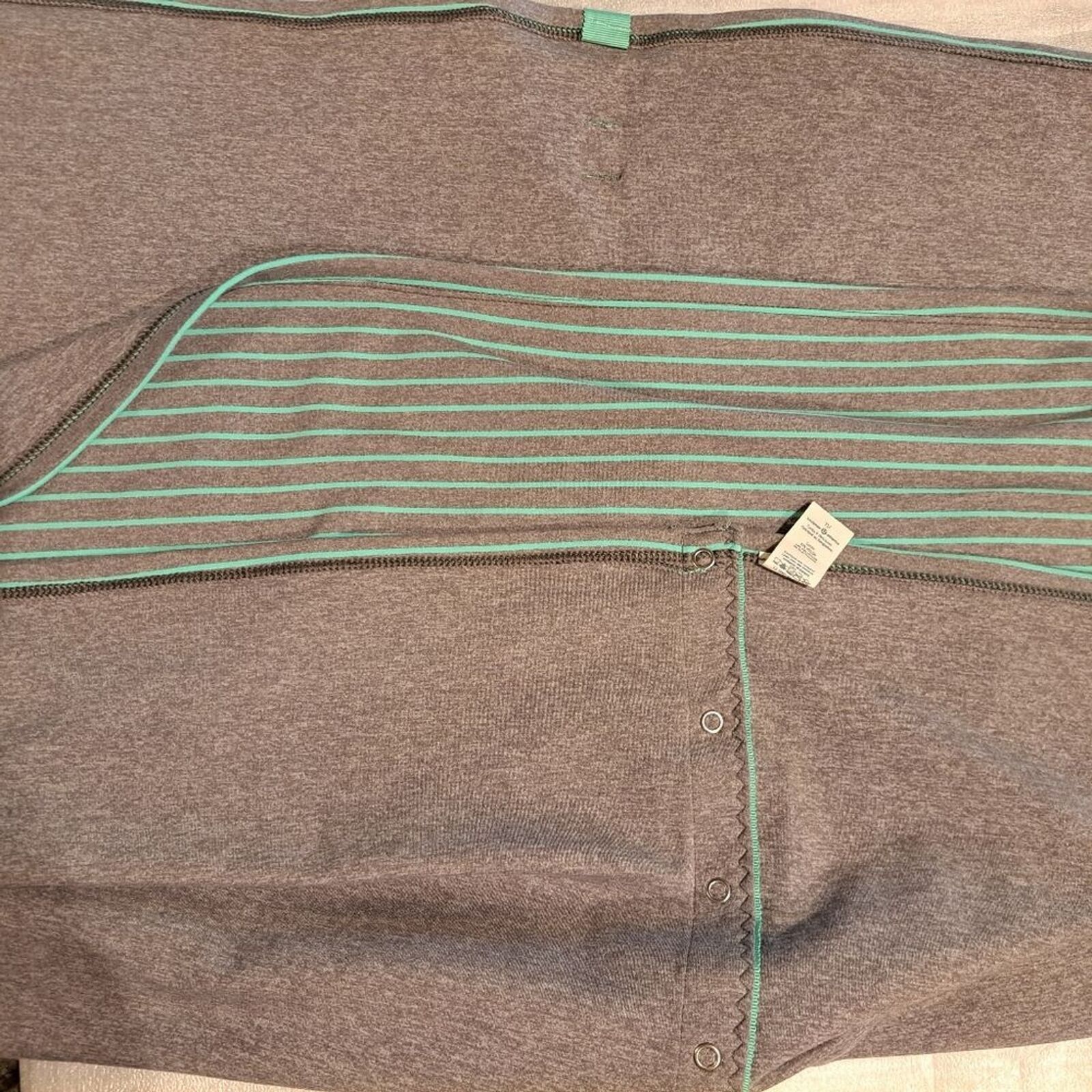 Lululemon Lululemon Vinyasa Scarf Wrap Gray Mint Green Stripes Snaps Size ONE SIZE - 10 Thumbnail