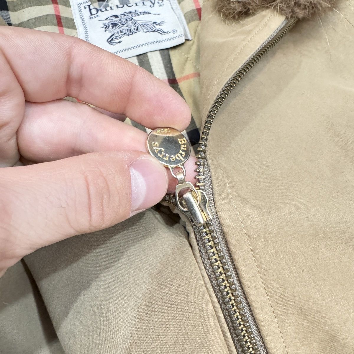 Burberry × Designer × Vintage Vintage Burberrys Womens Parka Natural Fur 44size XL Size L / US 10 / IT 46 - 12 Thumbnail
