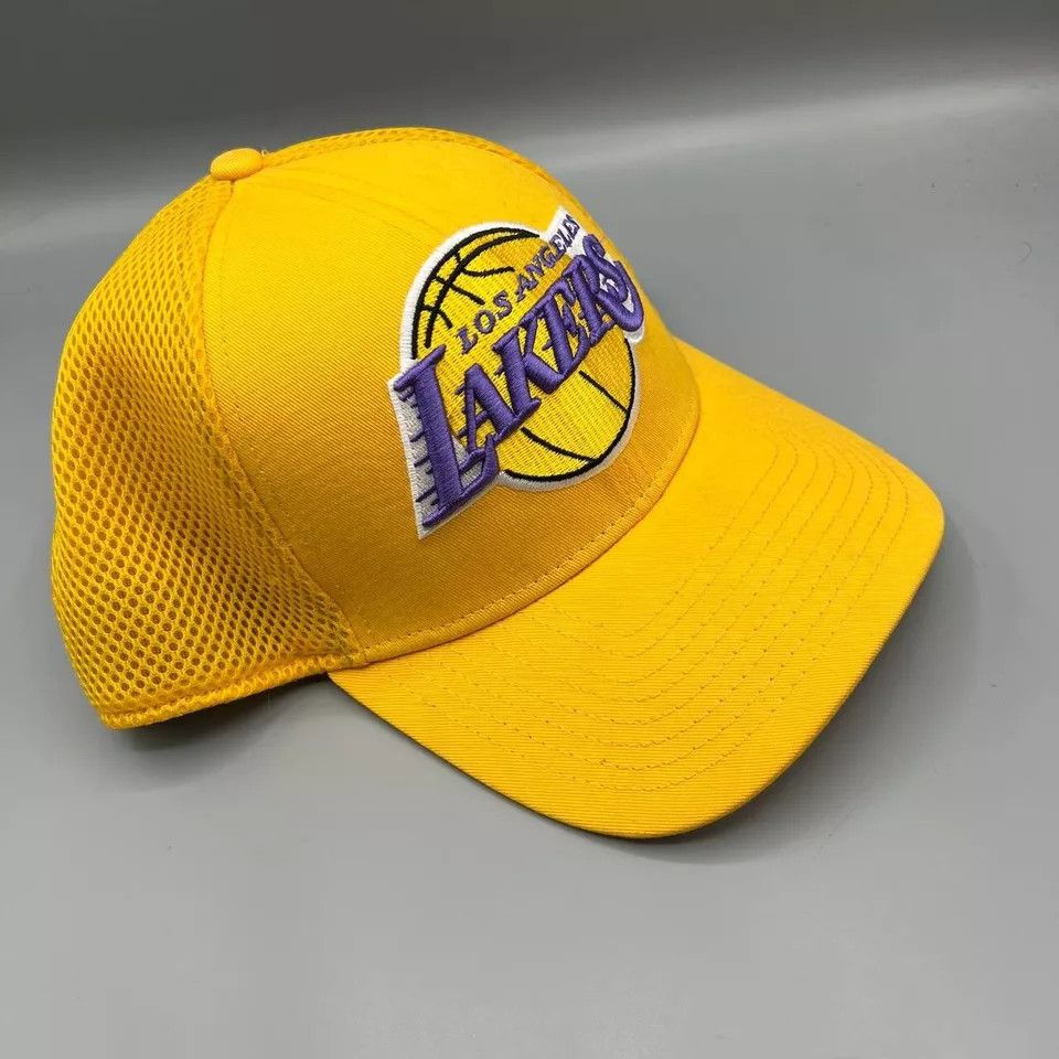 New Era LA Lakers Hat Men S-M 39Thirty New Era Stretch Fitted Cap Size ONE SIZE - 3 Thumbnail