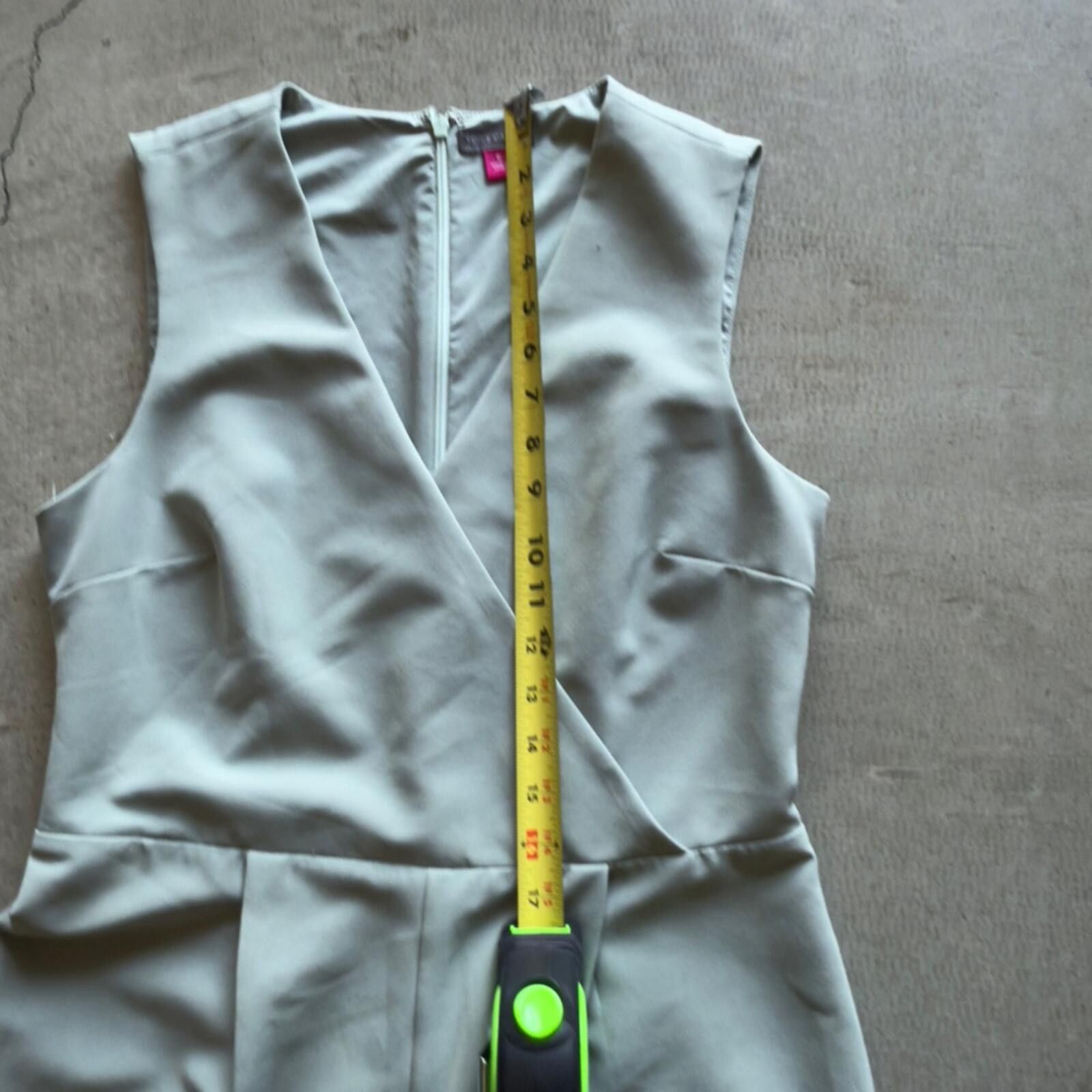Vince Camuto Vince Camuto / Sleeveless V-Neck Jumpsuit / Sage Size 28" / US 6 / IT 42 - 7 Thumbnail