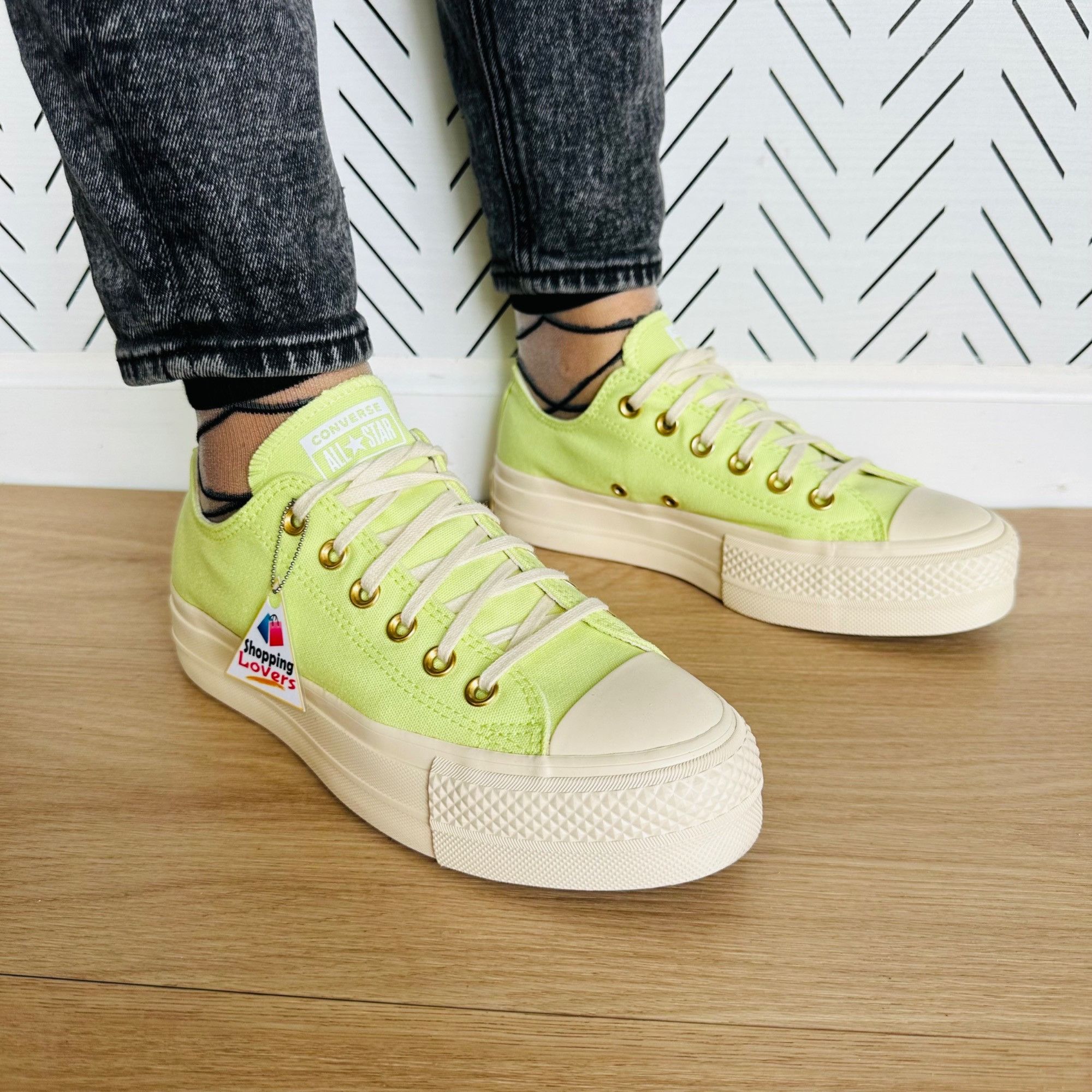 Converse ⭐Converse Chuck Taylor All Star Lift Platform Low 8.5 Womens Size US 8.5 / IT 38.5 - 2 Thumbnail