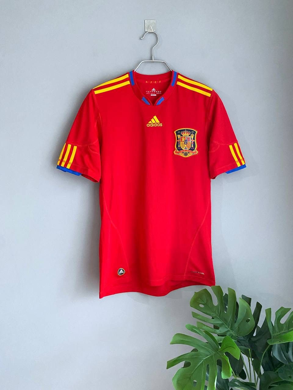 Adidas Adidas Spain National Team 2010/11 Home Soccer Jersey, S Size US S / EU 44-46 / 1 - 1 Thumbnail
