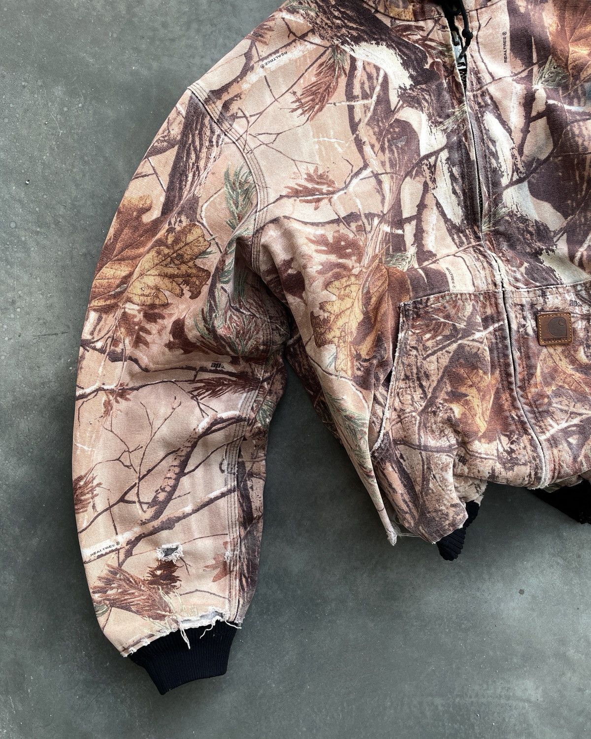 Carhartt DISTRESSED CAMO X REALTREE🍂 VINTAGE CARHARTT ACTIVE JACKET Size US M / EU 48-50 / 2 - 4 Thumbnail
