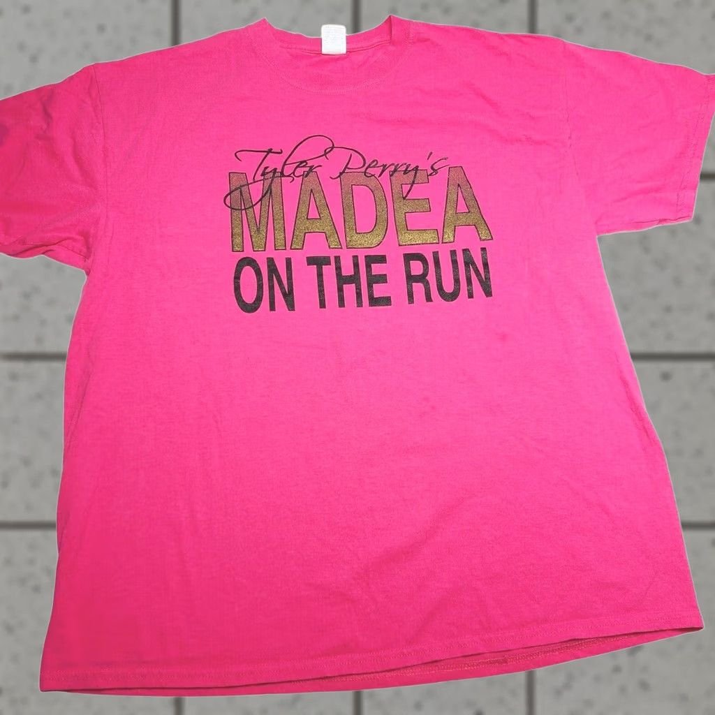 Gildan VINTAGE Madea On The Run Again Movie Promo XL Pink T-Shirt Mens Size US XL / EU 56 / 4 - 1 Thumbnail