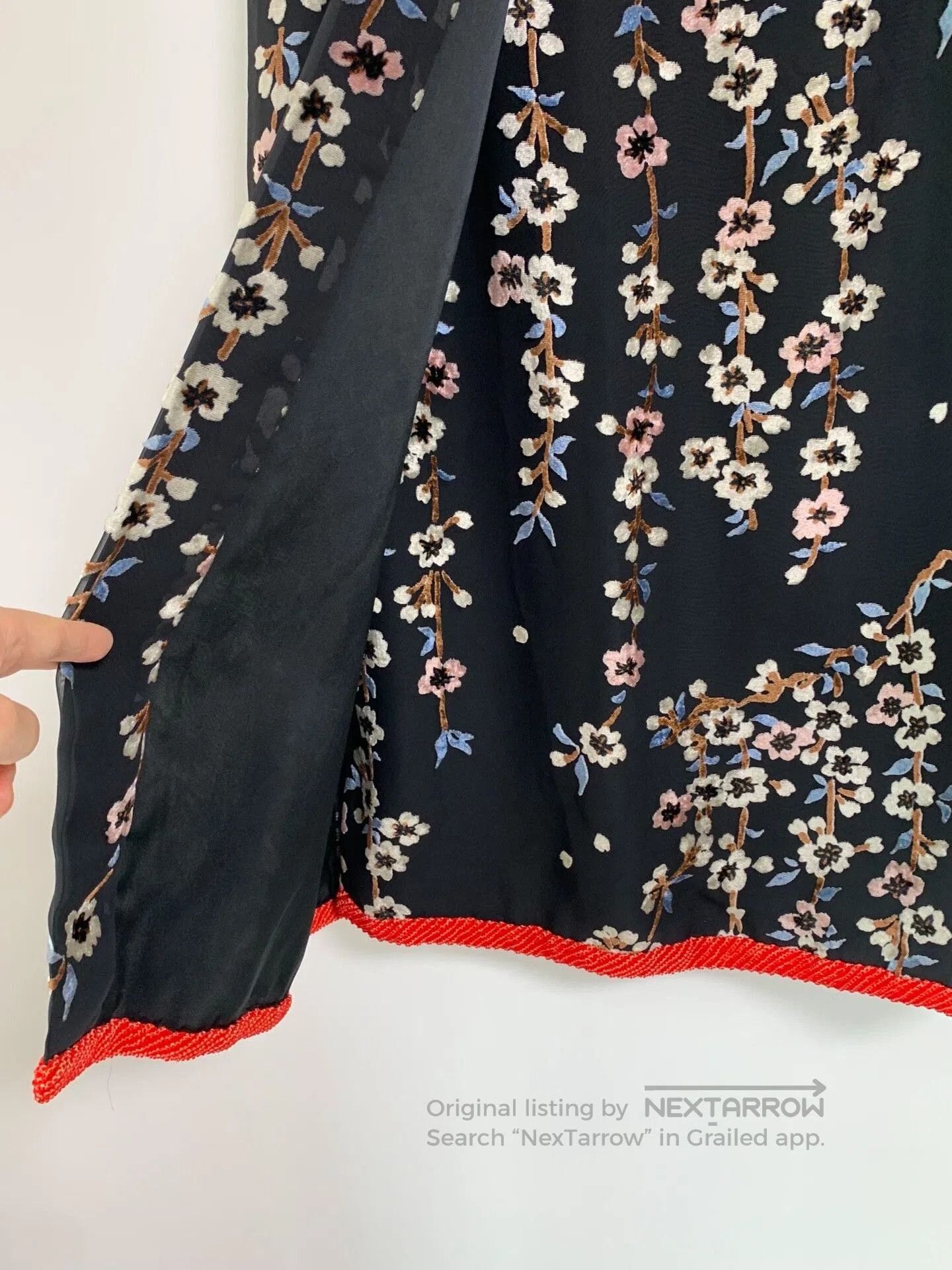 KEITAMARUYAMA Embroidered Floral Velvet Midi Skirt. Size 28" / US 6 / IT 42 - 4 Thumbnail
