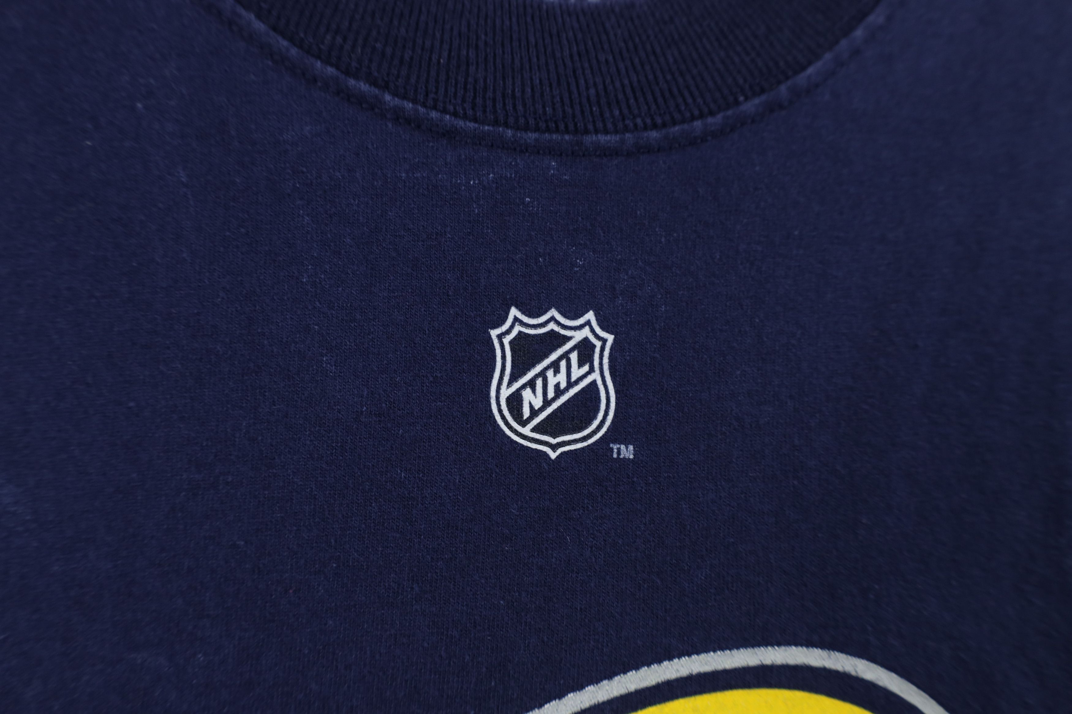 Reebok Vintage Reebok Buffalo Sabres Hockey Short Sleeve T-Shirt Size US M / EU 48-50 / 2 - 7 Thumbnail