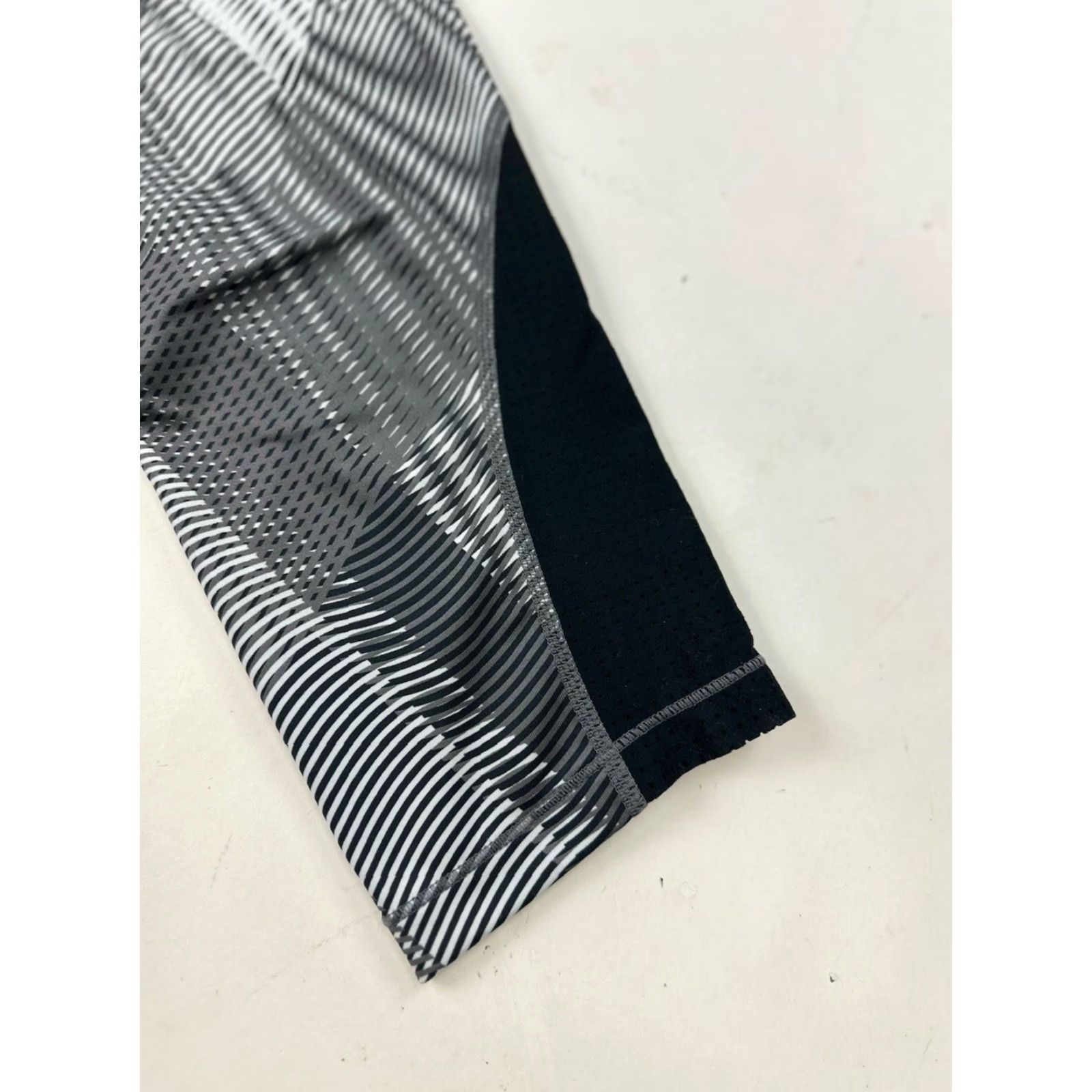 Nike Nike Pro Leggings Women’s Small Capri Cropped Hypercool Size 28" / US 6 / IT 42 - 5 Thumbnail