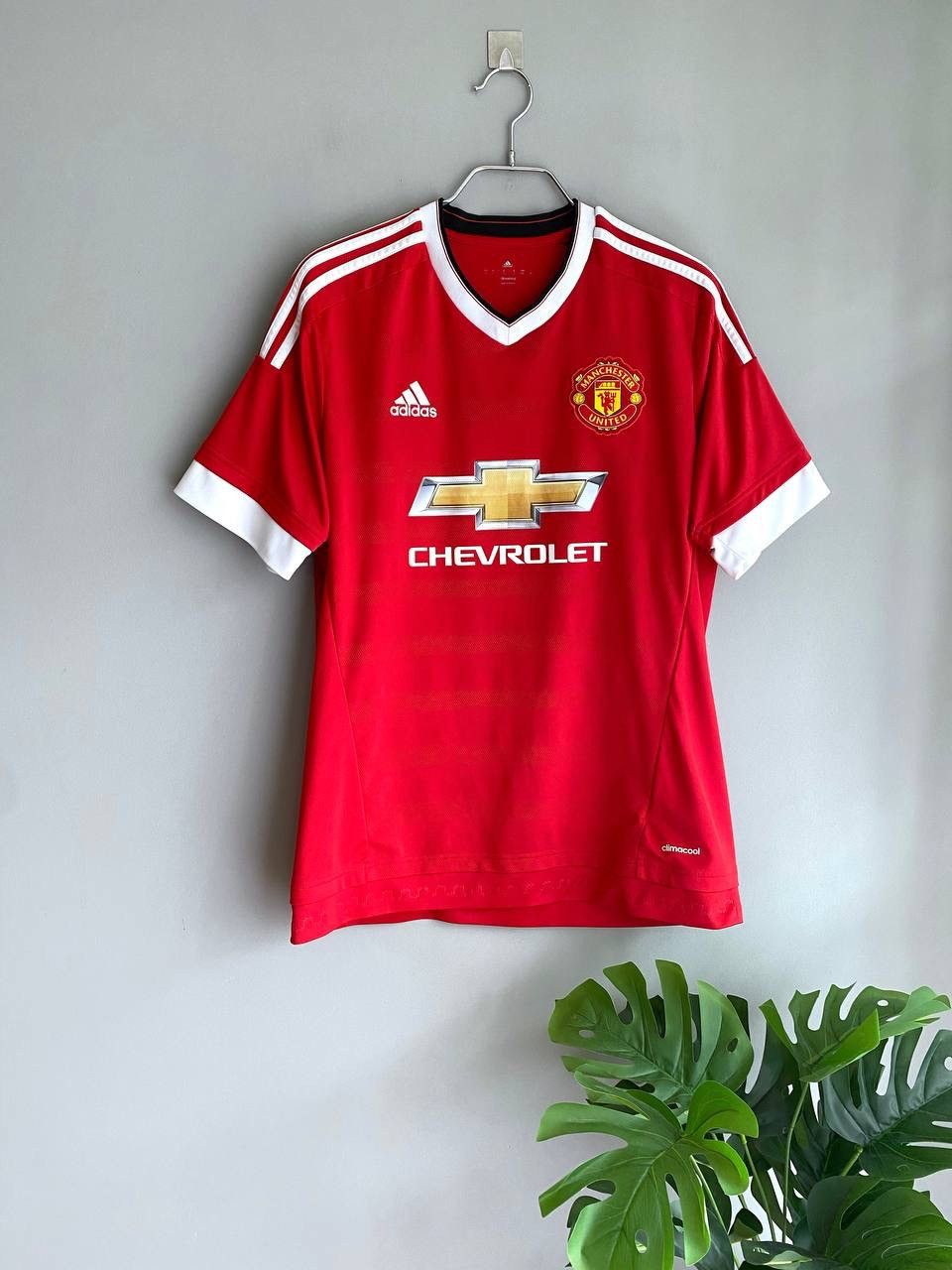 Adidas Manchester United 2015/16 Home Soccer Jersey, Size L, AC1414 Size US L / EU 52-54 / 3 - 1 Thumbnail
