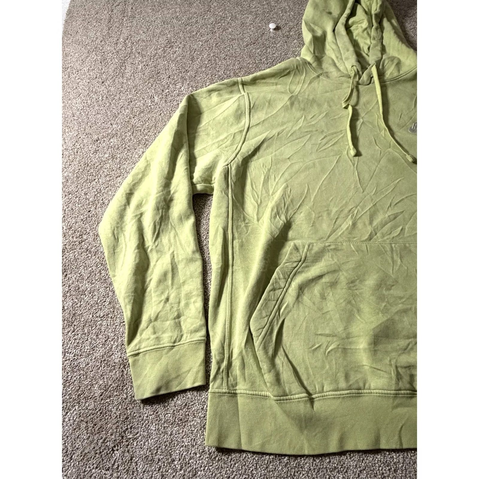 Nike Nike Club Fleece Hoodie LT Green Tall Pullover Swoosh Sweatshirt BV2654-352 Size US L / EU 52-54 / 3 - 3 Thumbnail