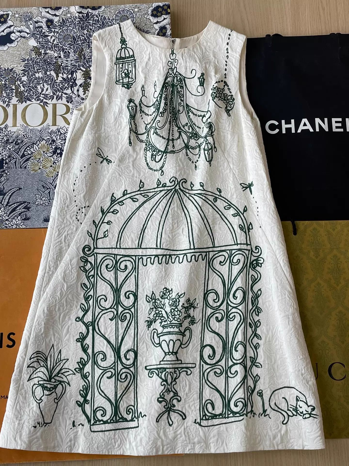 Dolce & Gabbana DG women's white embossed print sleeveless dress 40 Size S / US 4 / IT 40 - 1 Thumbnail