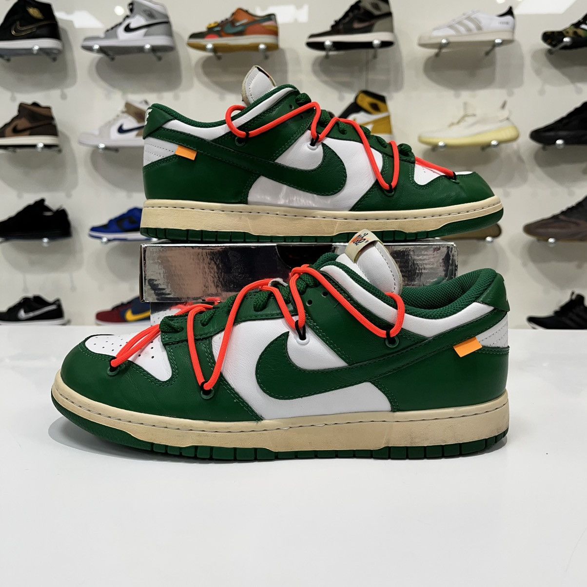 Nike × Off-White Nike Dunk Low x Off-White Pine Green Size US 10 / EU 43 - 1 Thumbnail