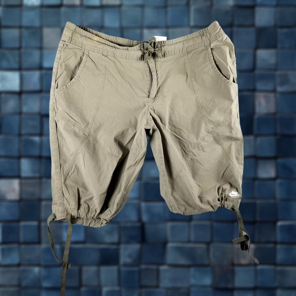 Nike VINTAGE Nike Shorts 34W Beige Hiking Outdoor Drawstring Cinch Legs Size US 34 / EU 50 - 1 Thumbnail