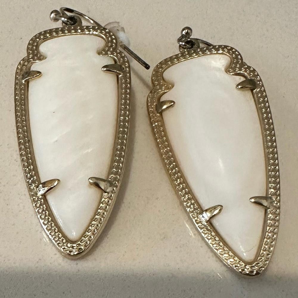 Designer Kendra Scott Skylar White Mother of Pearl Gold Earrings Size ONE SIZE - 6 Thumbnail