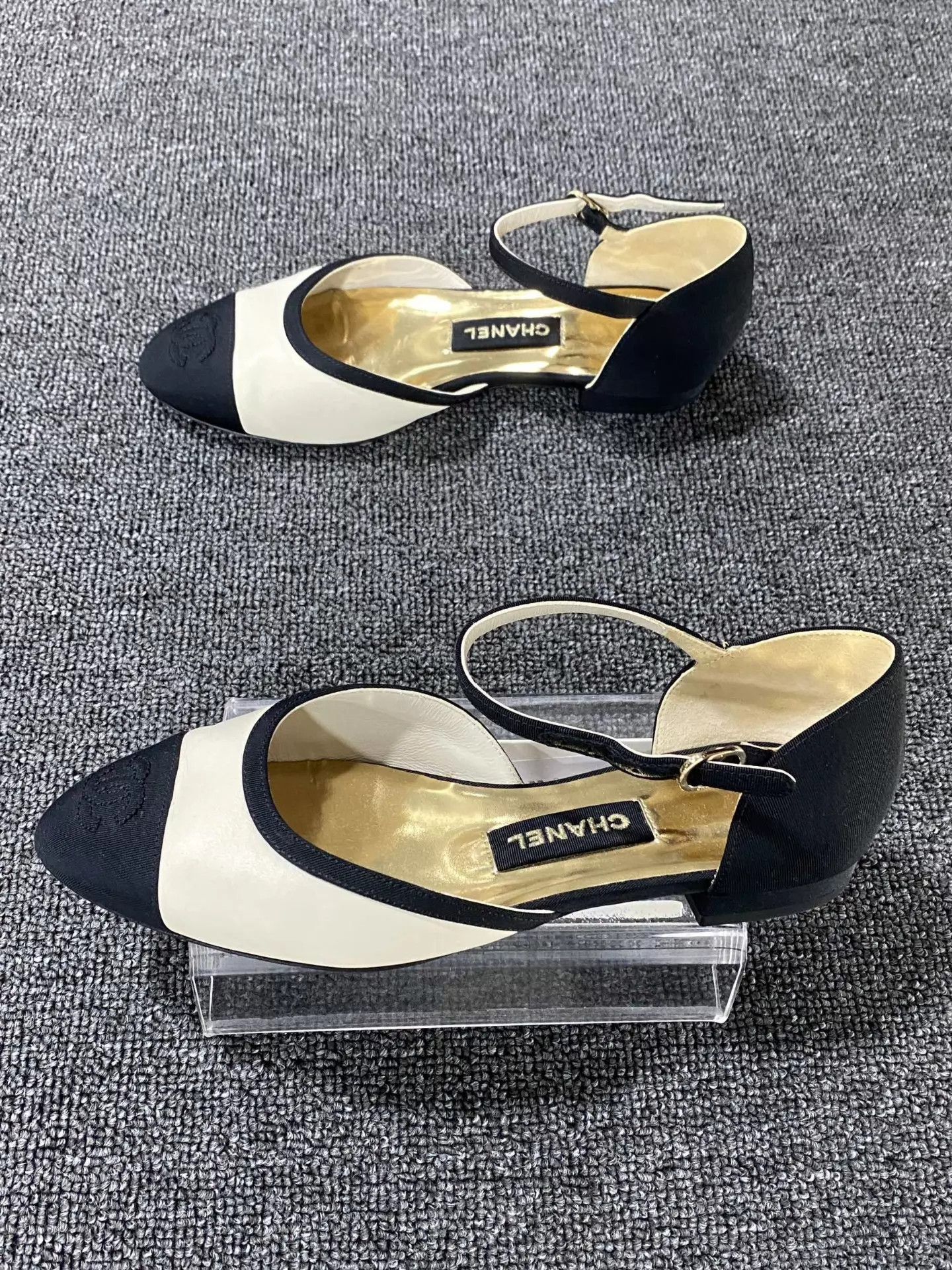Chanel Chanel Black & White Color Blocked Ballet Flats 36 Size US 5.5 / IT 35.5 - 4 Thumbnail
