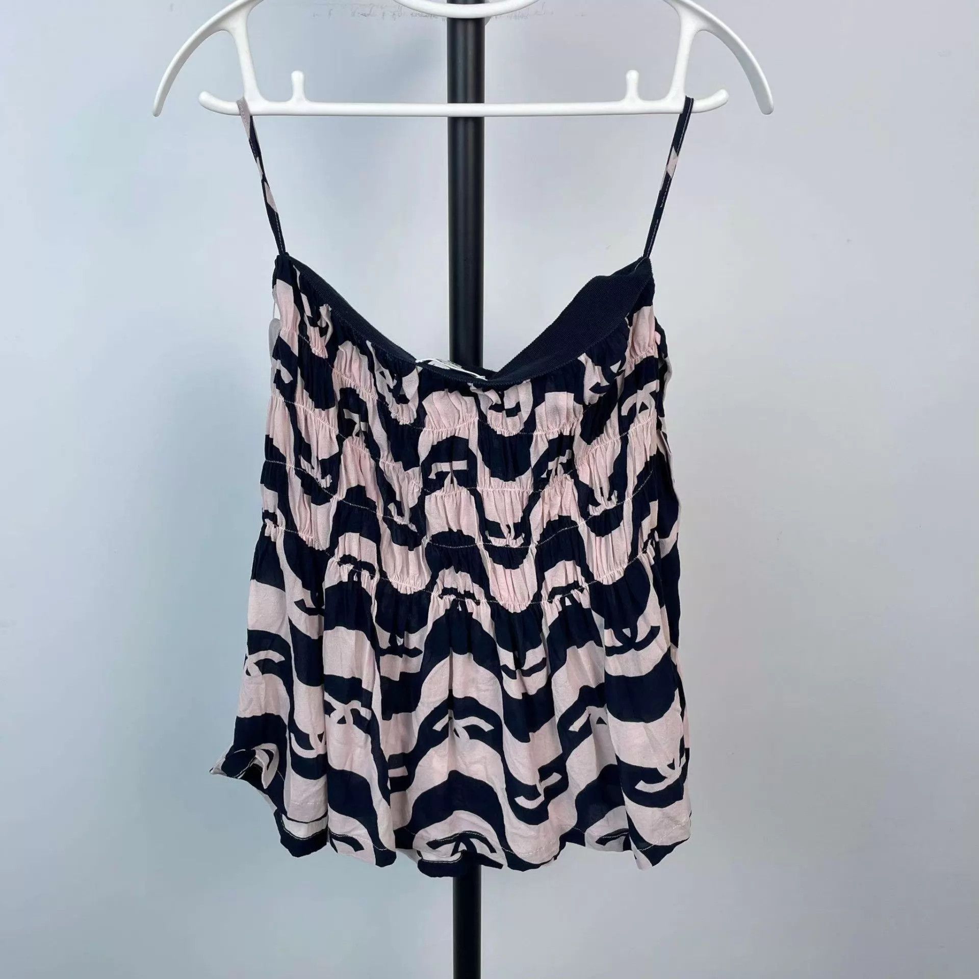 Chanel Chanel Wavy Logo Silk Skirt Size 27" / US 4 / IT 40 - 2 Thumbnail