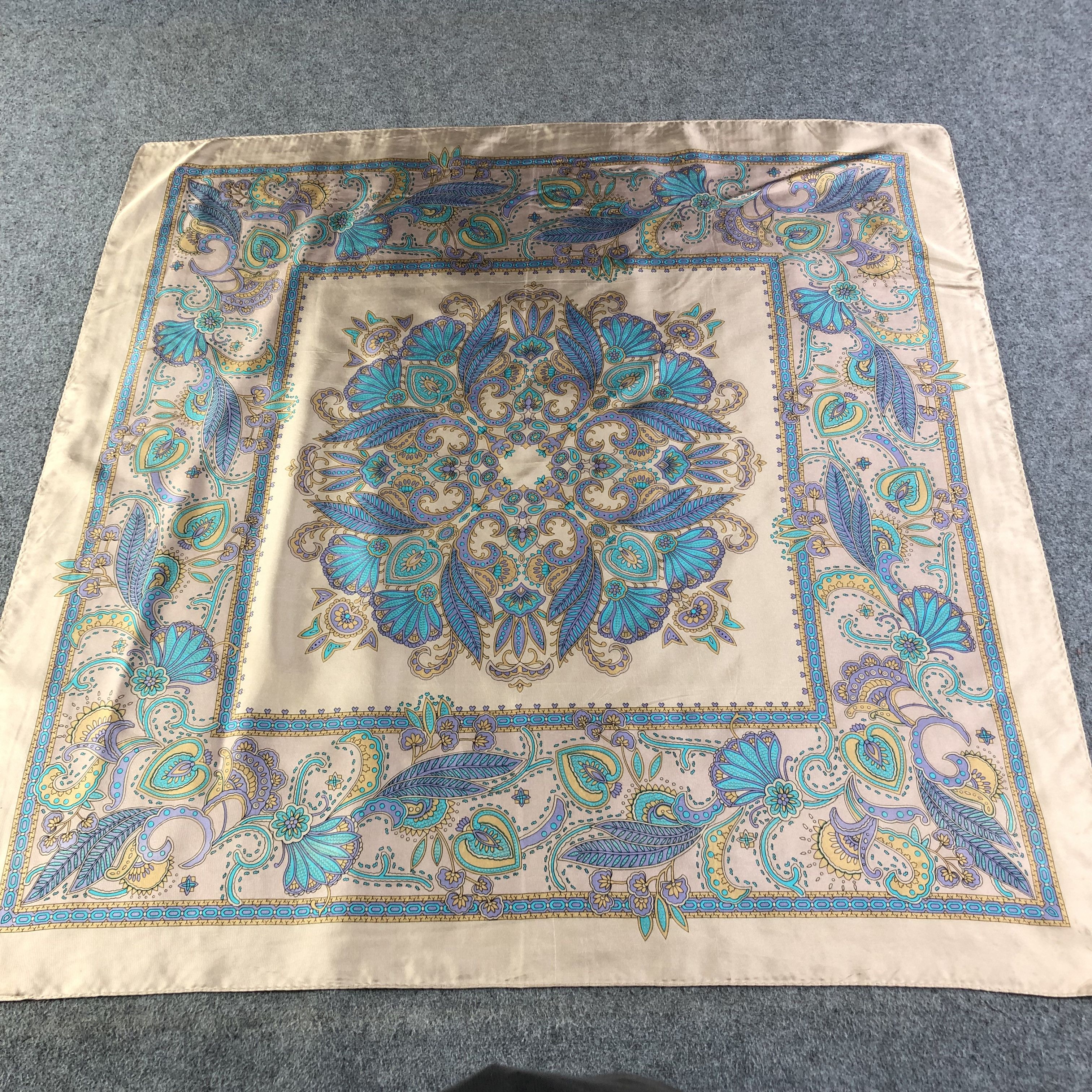 Vintage Luxury Floral Silk Scarf M736 Size ONE SIZE - 1 Thumbnail