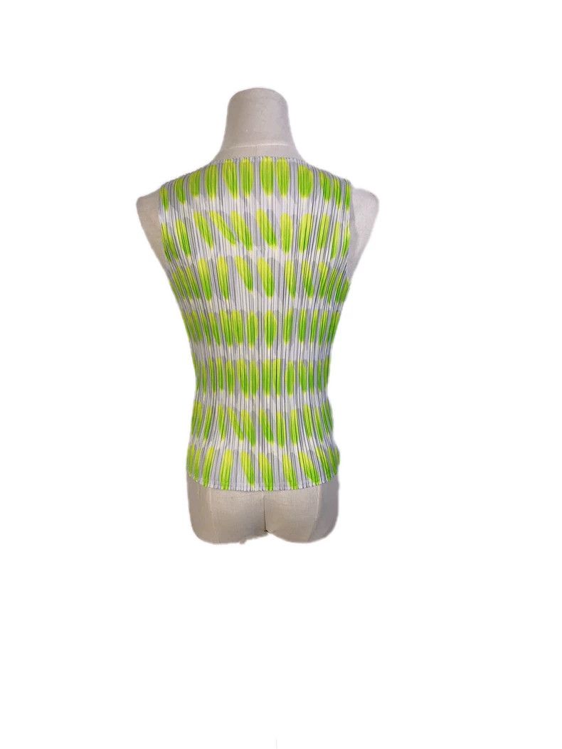 Issey Miyake Issey Miyake size:3 Light green pleated vest Size XS / US 0-2 / IT 36-38 - 2 Thumbnail