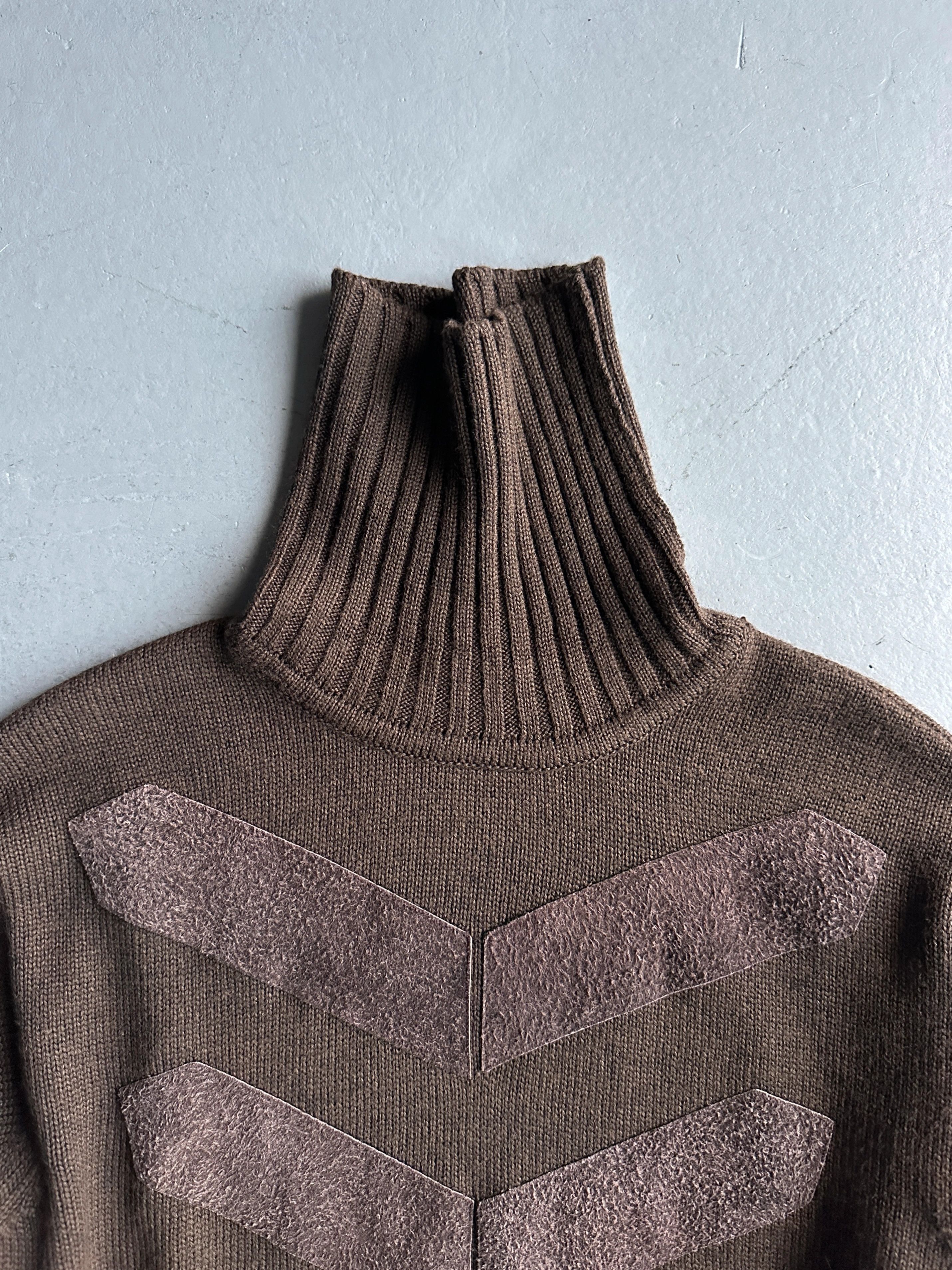 Versace VERSACE 2000s KNIT TURTLENECK TOP WITH LEATHER APPLIQUÉS Size S / US 4 / IT 40 - 3 Thumbnail