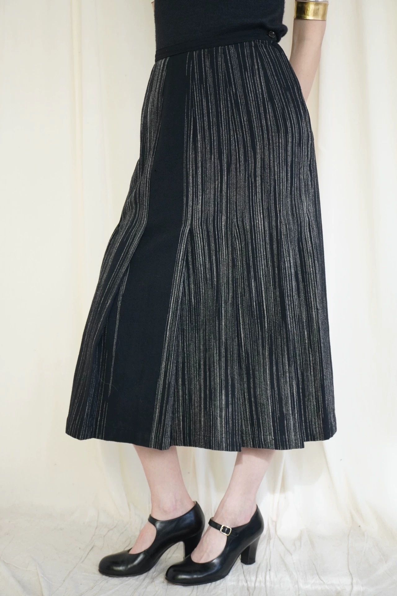 Comme des Garcons CDG 1980s White Embroidered Topstitch Pleated Wool Skirt XS Size 25" / US 0 / IT 36 - 6 Thumbnail