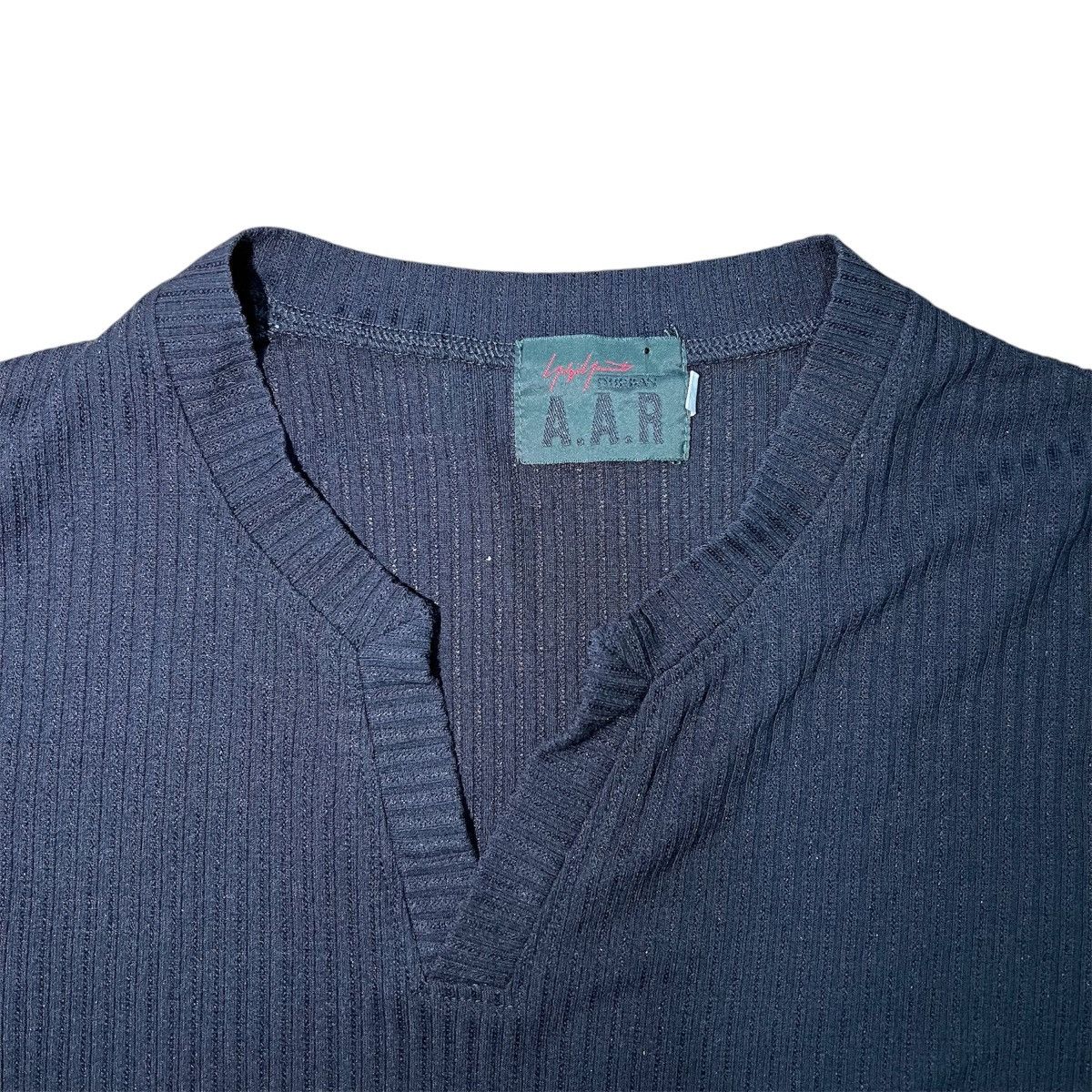 Yohji Yamamoto VINTAGE AAR YOHJI YAMAMOTO CASUAL KNIT RIBBED V NECK TEE Size US S / EU 44-46 / 1 - 3 Thumbnail