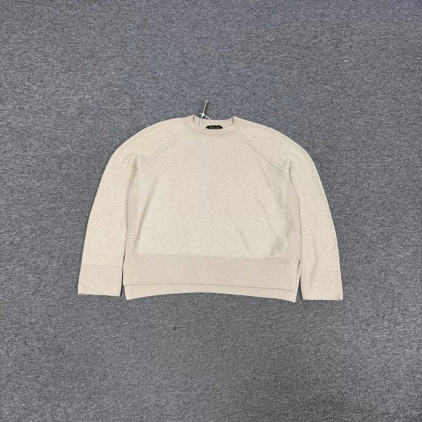 Loro Piana Loro Piana Beige Baby Cashmere Crew Knit Size 44 99 New Size M / US 6-8 / IT 42-44 - 1 Thumbnail