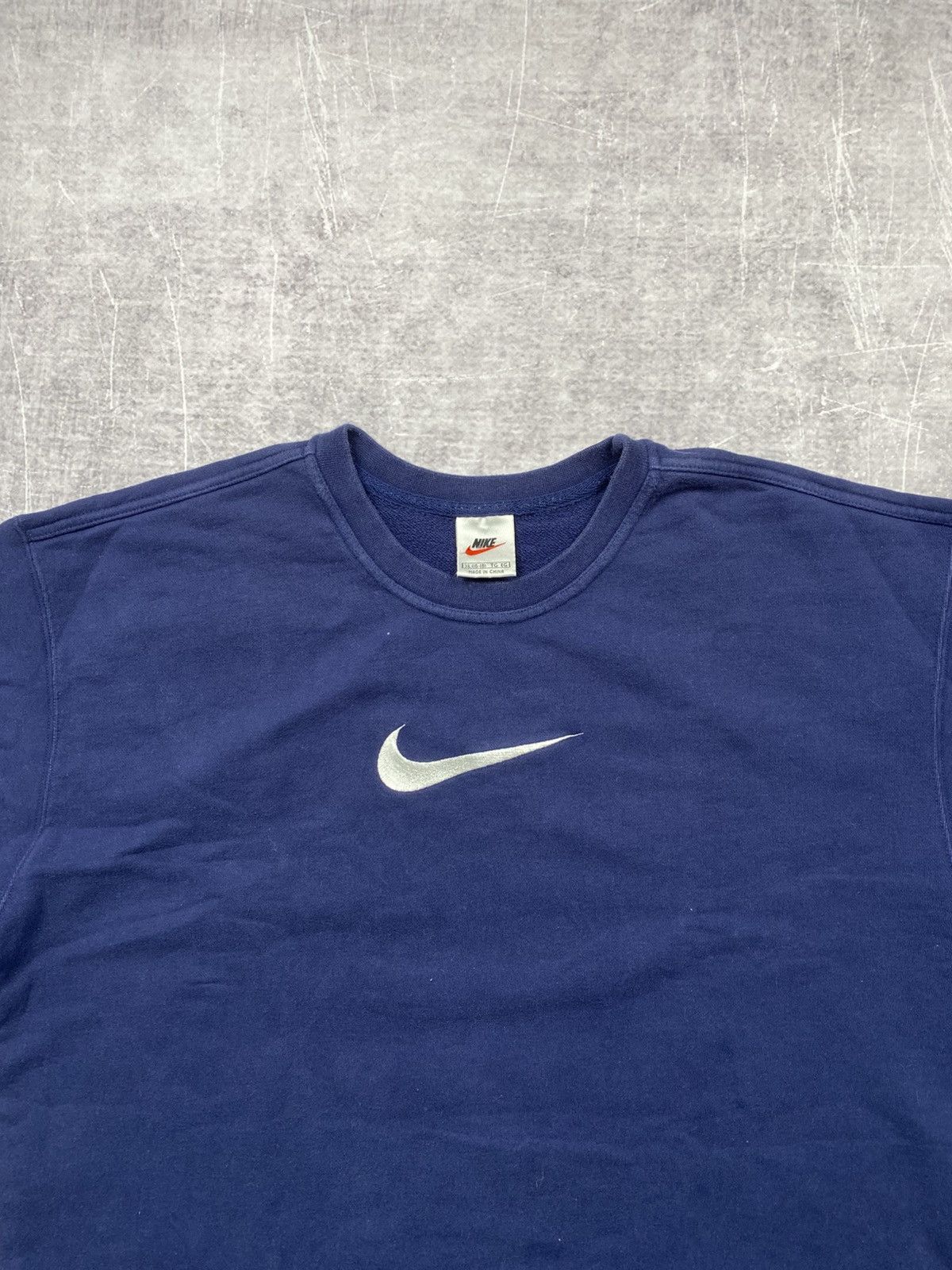 Nike Vintage baggy rare Nike center logo sweatshirt Size US XL / EU 56 / 4 - 5 Thumbnail