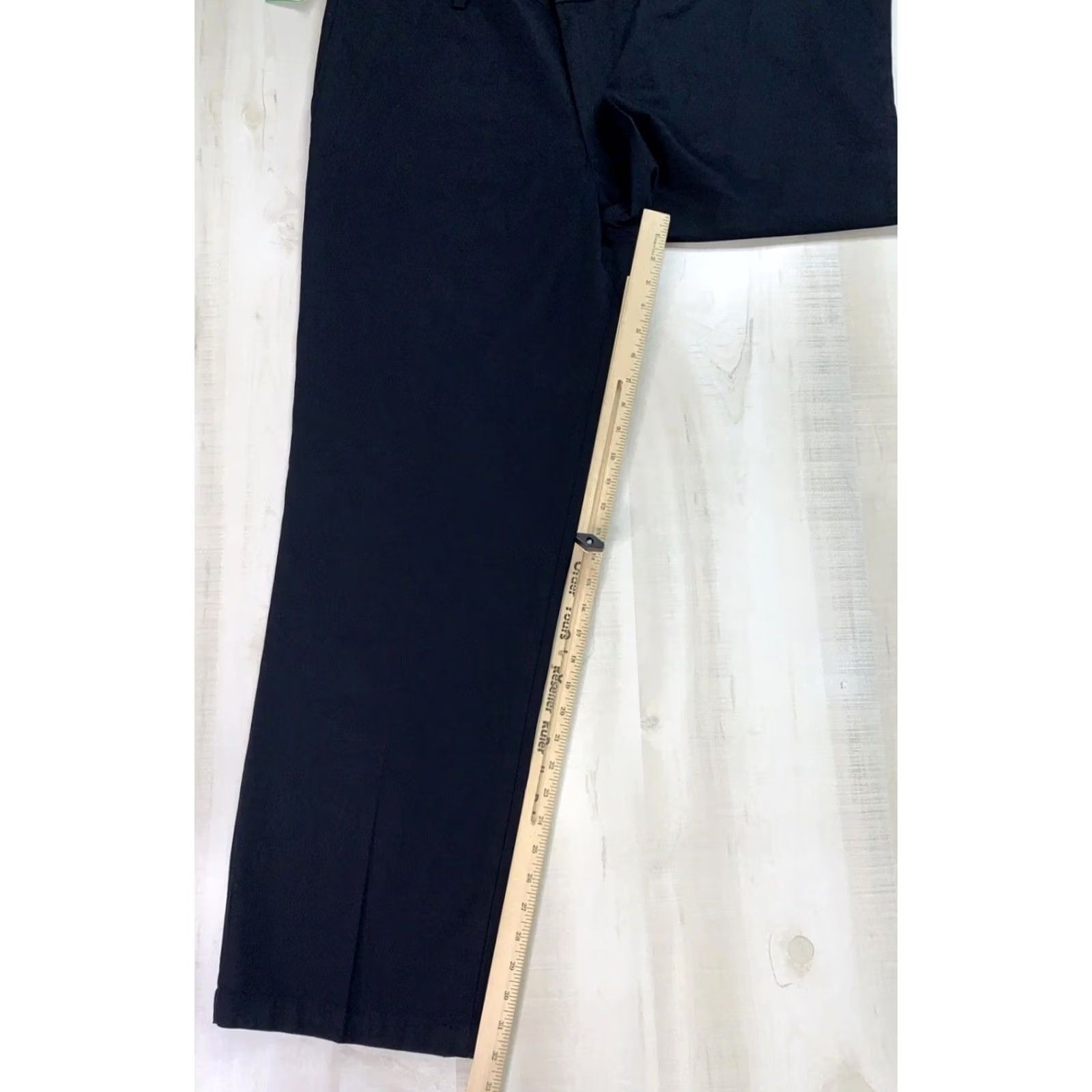 Dockers Dockers Signature Iron Free Khaki Classic Fit Straight Leg Pants 40x32 Black NWT Mens Pants Size US 40 / EU 56 - 5 Thumbnail