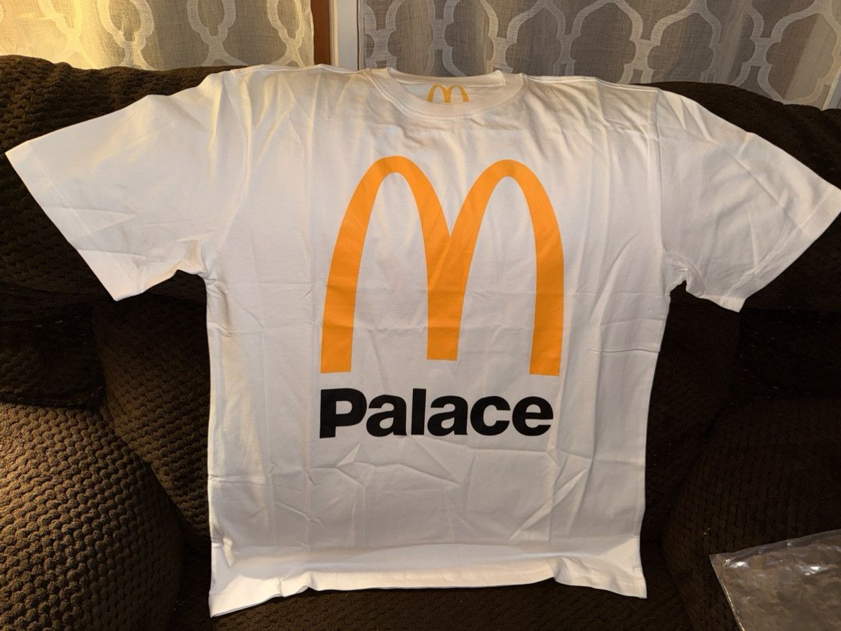 Palace Palace x McDonald’s Logo T-Shirt, s/s tee, NEW, men’s XL Size US XL / EU 56 / 4 - 1 Thumbnail